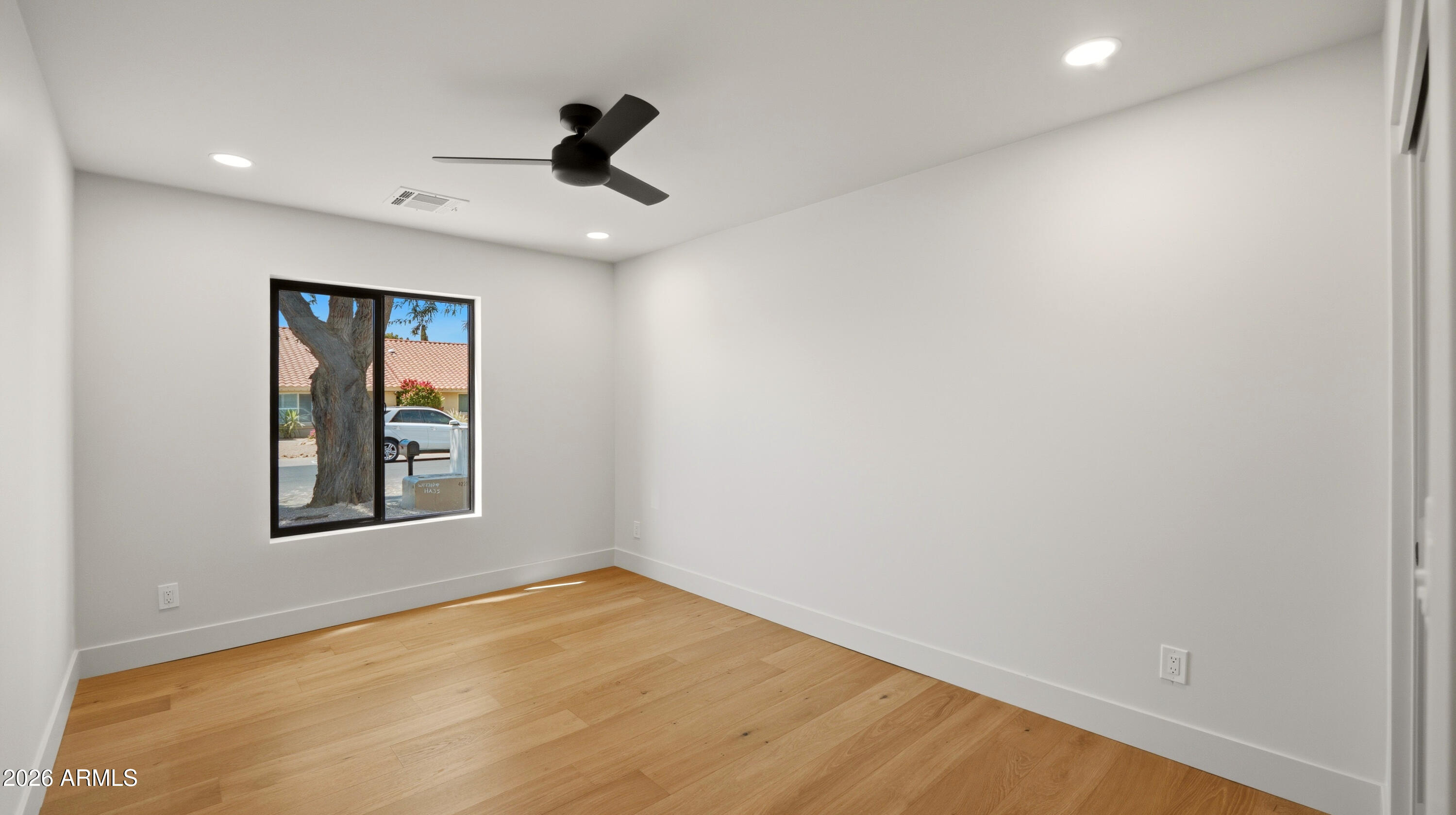 5838 E LE MARCHE Avenue