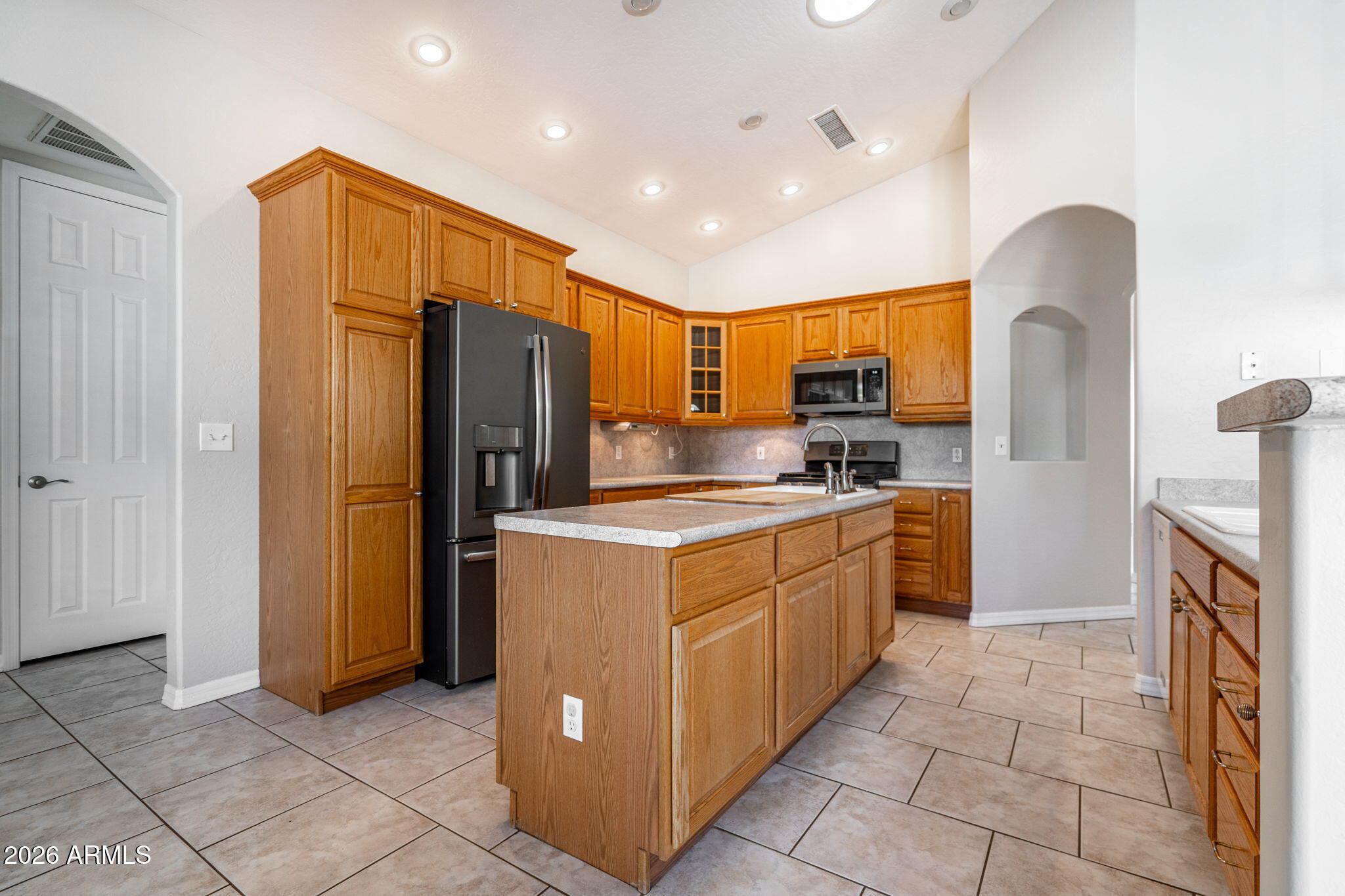 509 W LAVITT Lane