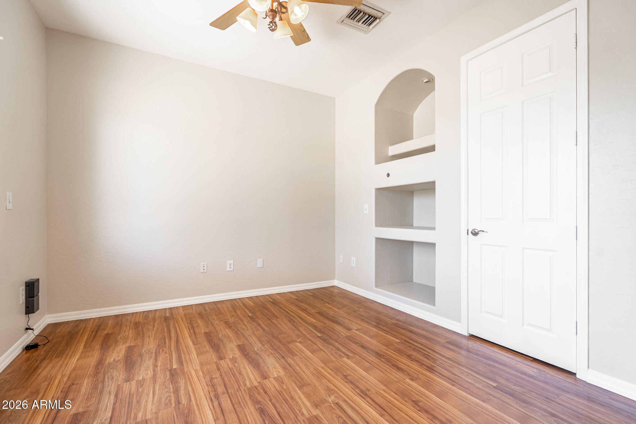 509 W LAVITT Lane
