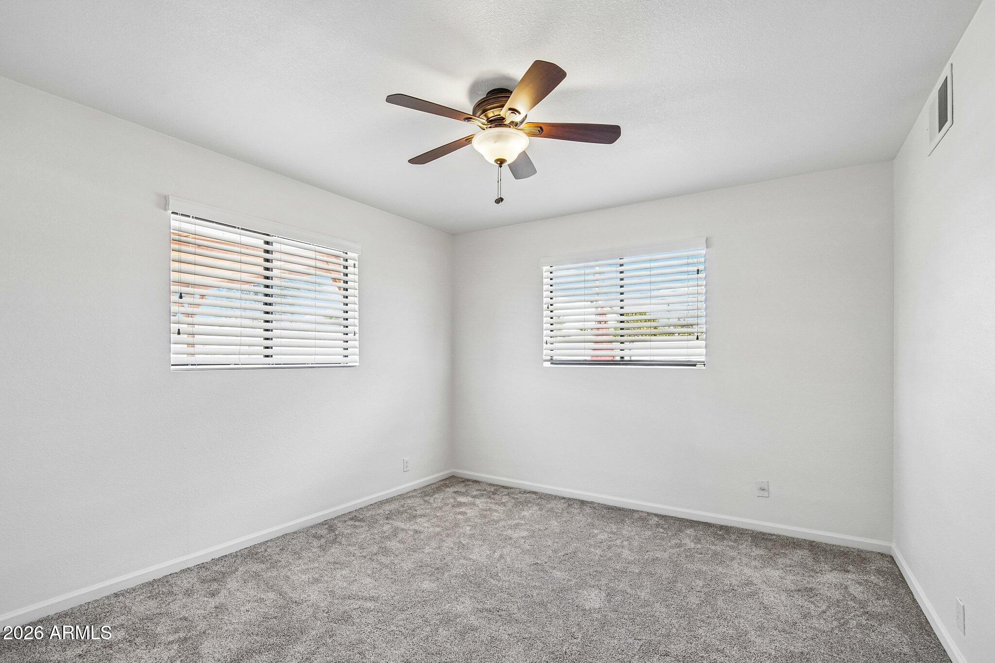 2715 N 38TH Place