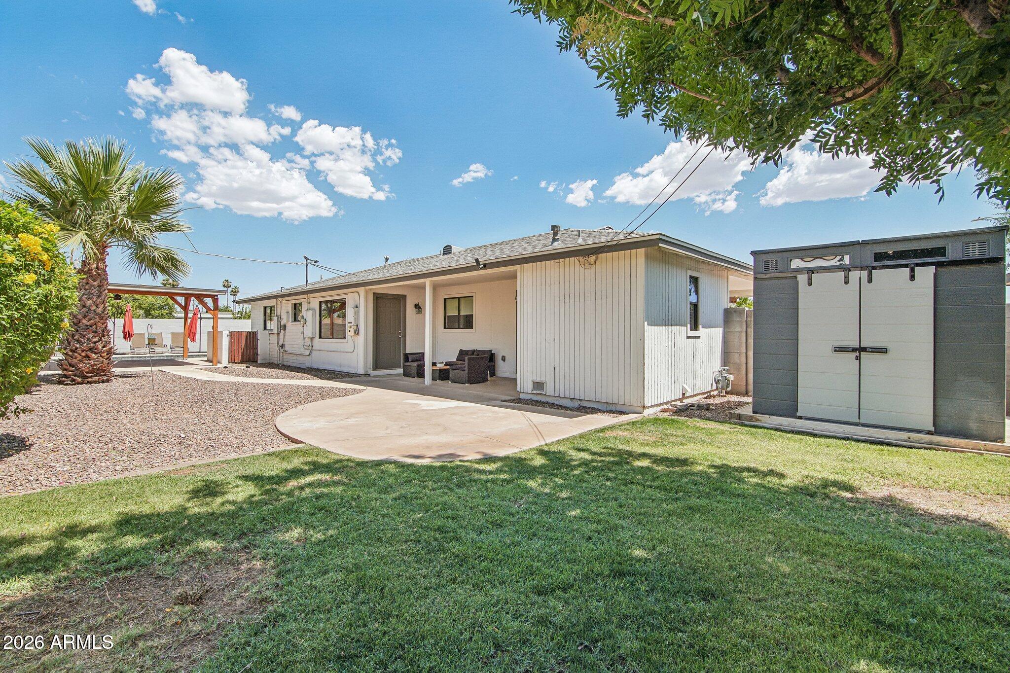 2715 N 38TH Place