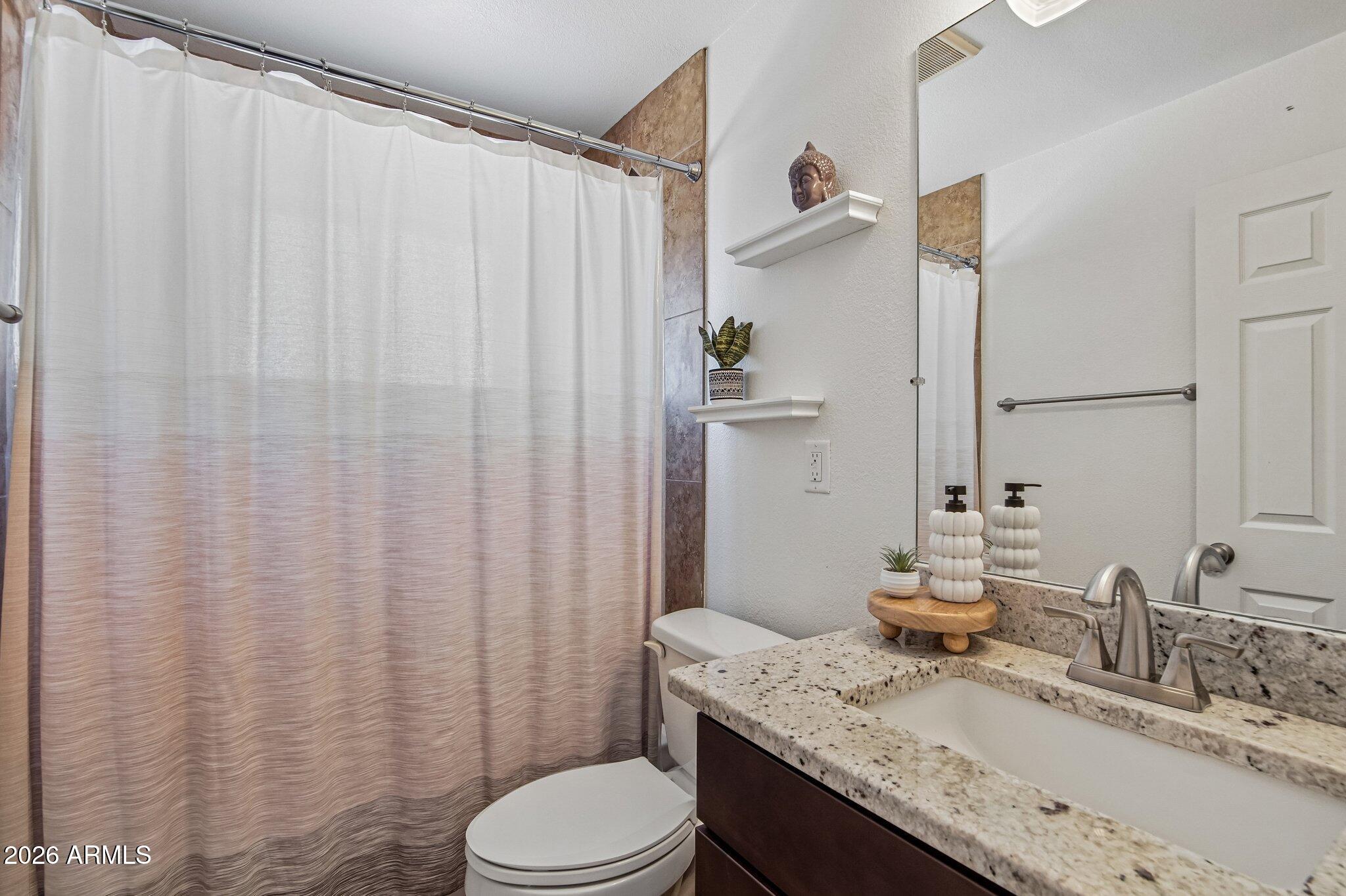 2715 N 38TH Place