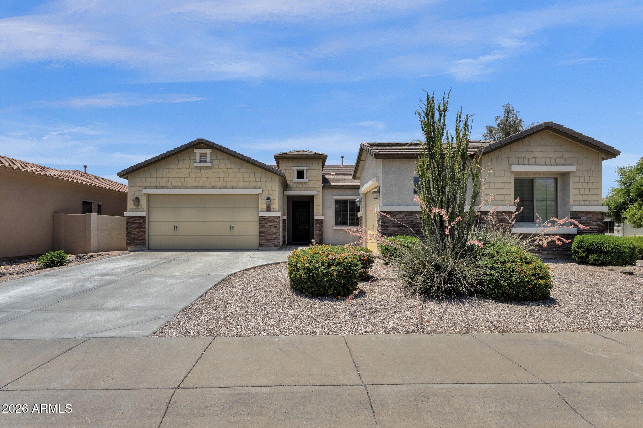 2403 E ROBB Lane