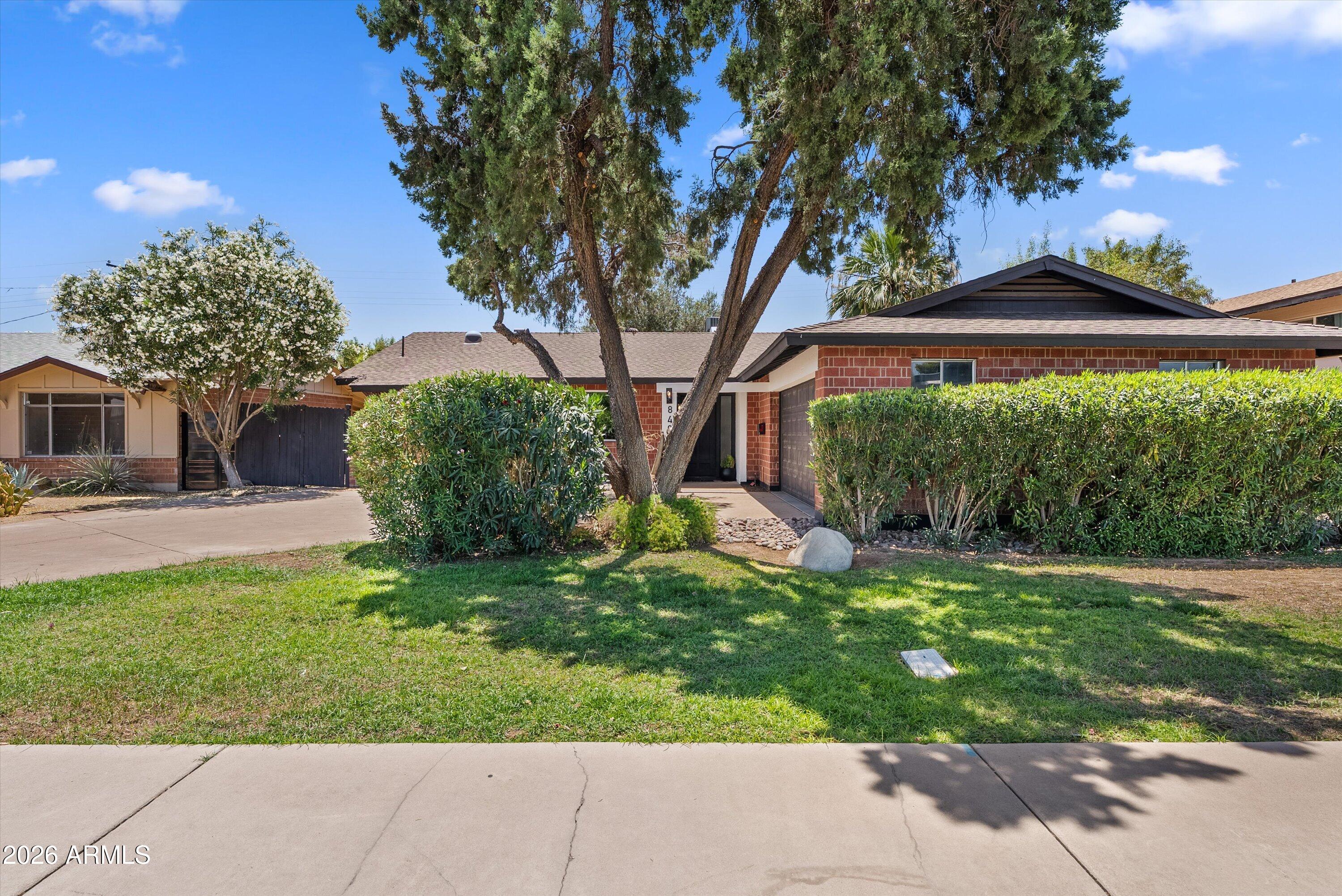 8407 E BONNIE ROSE Avenue