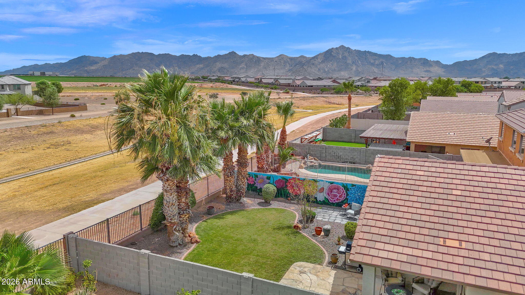 6809 W DESERT Lane