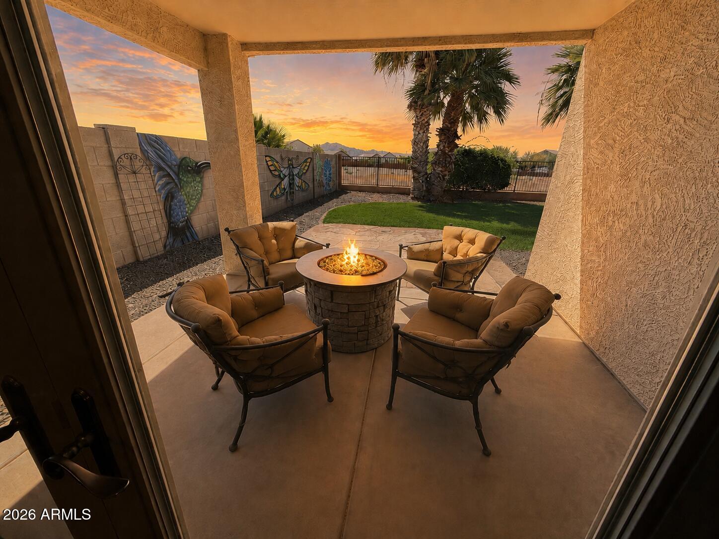 6809 W DESERT Lane