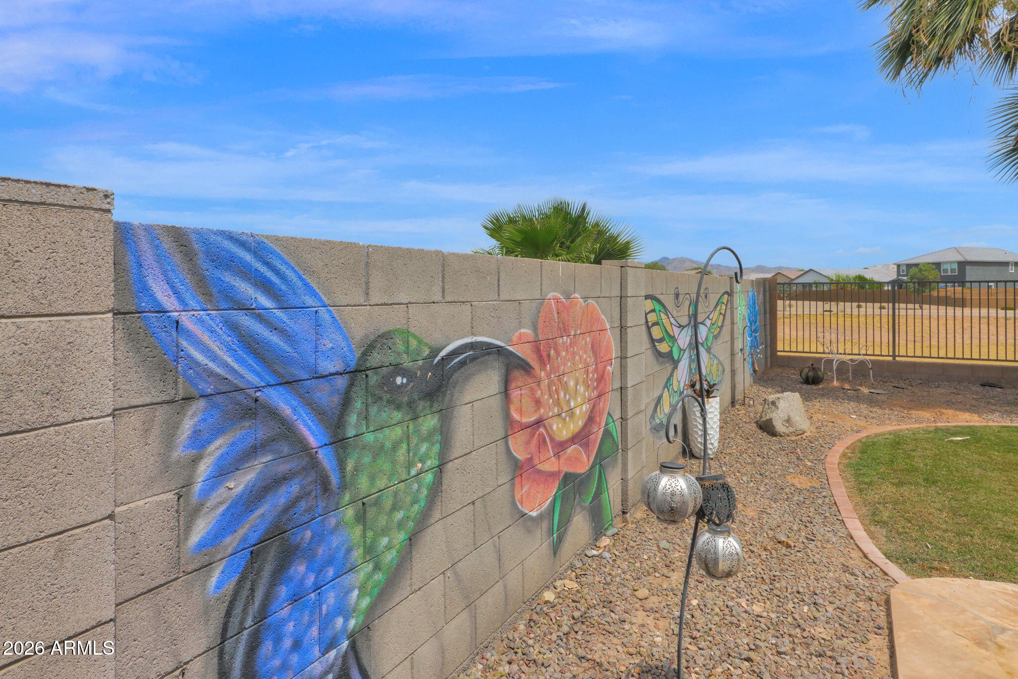 6809 W DESERT Lane