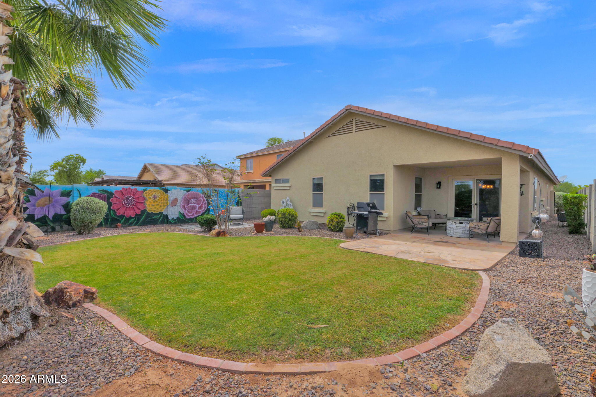 6809 W DESERT Lane