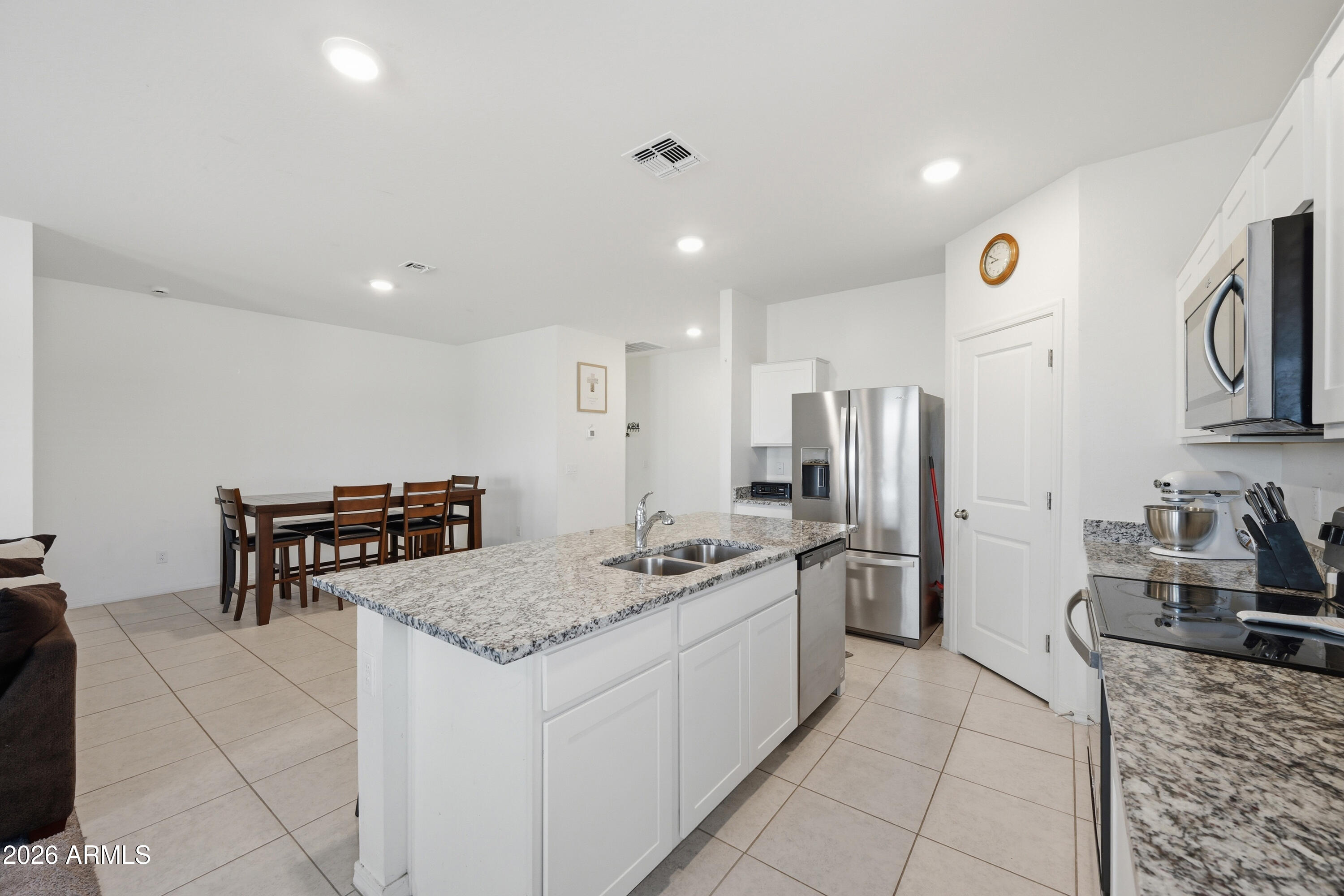 2022 E NEW BONNET Lane