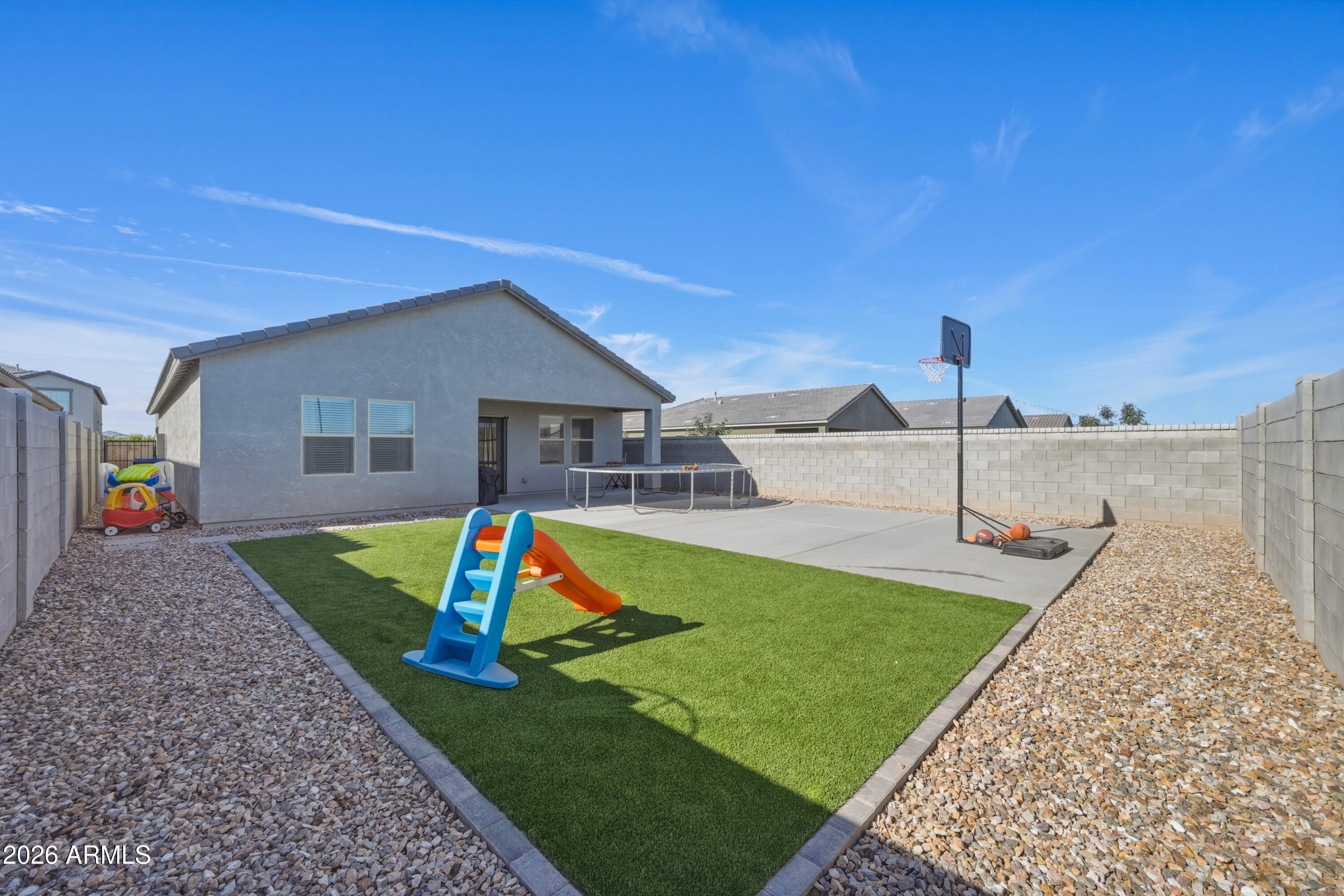 2022 E NEW BONNET Lane