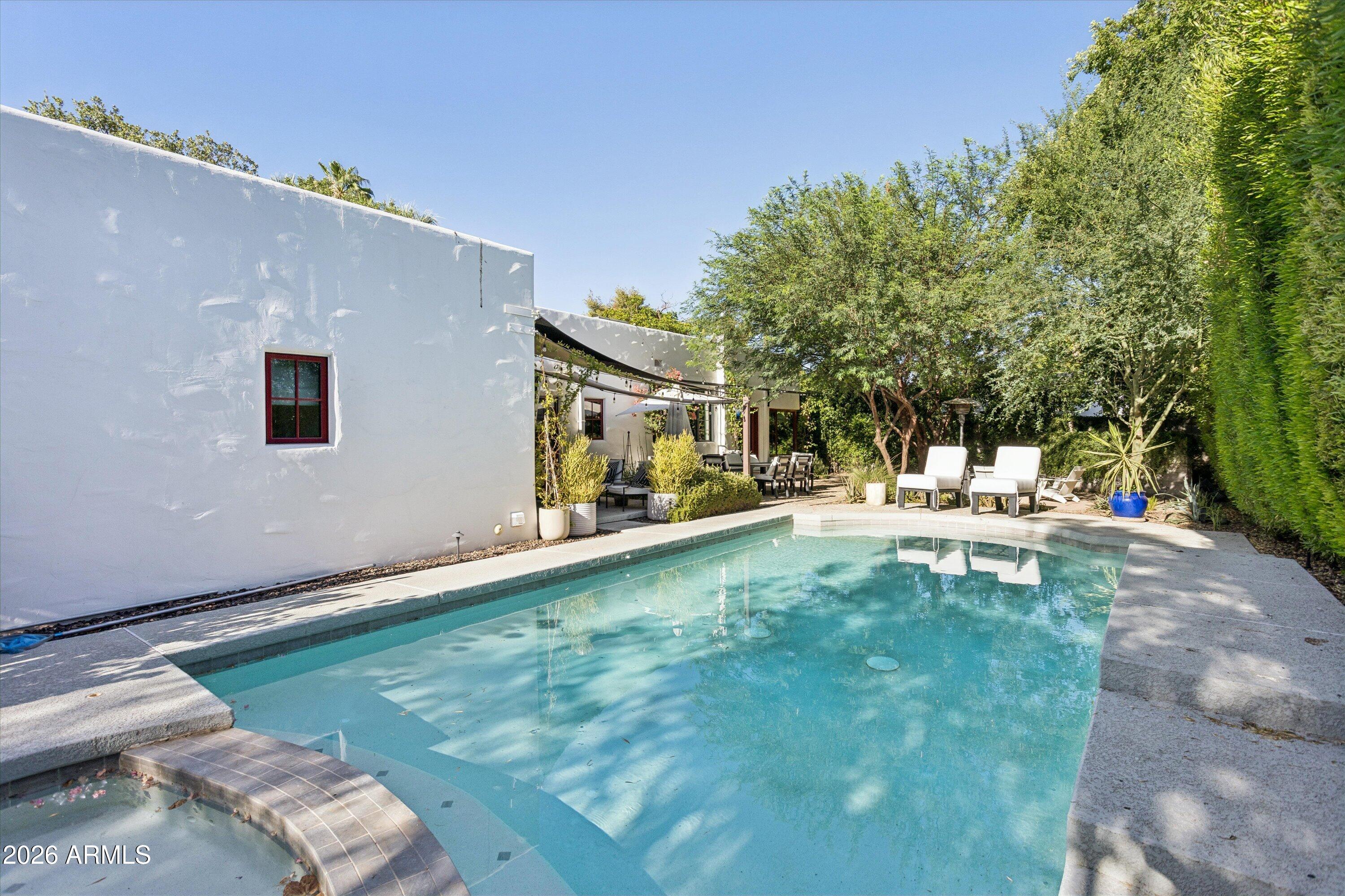 511 E Orange Drive