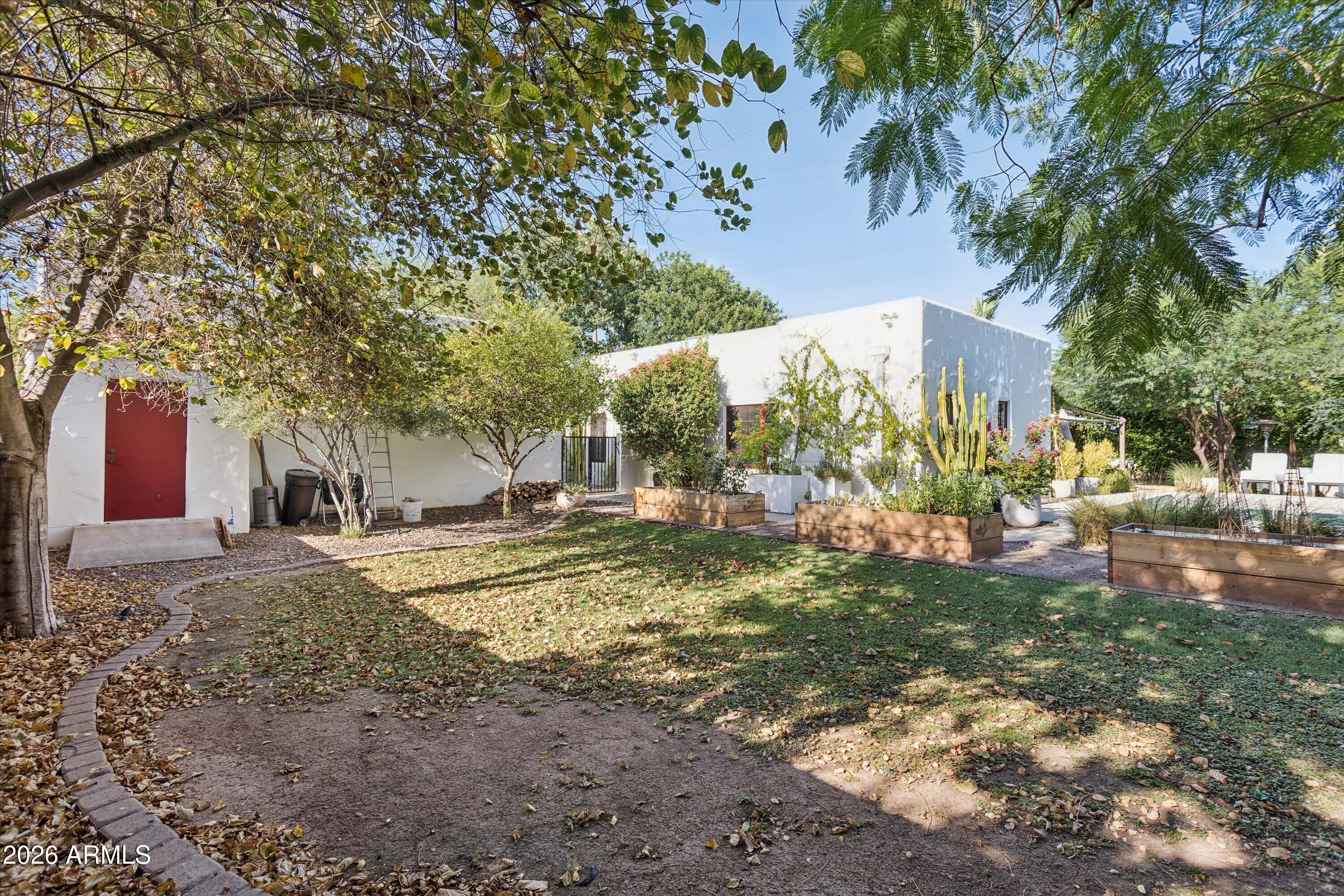 511 E Orange Drive