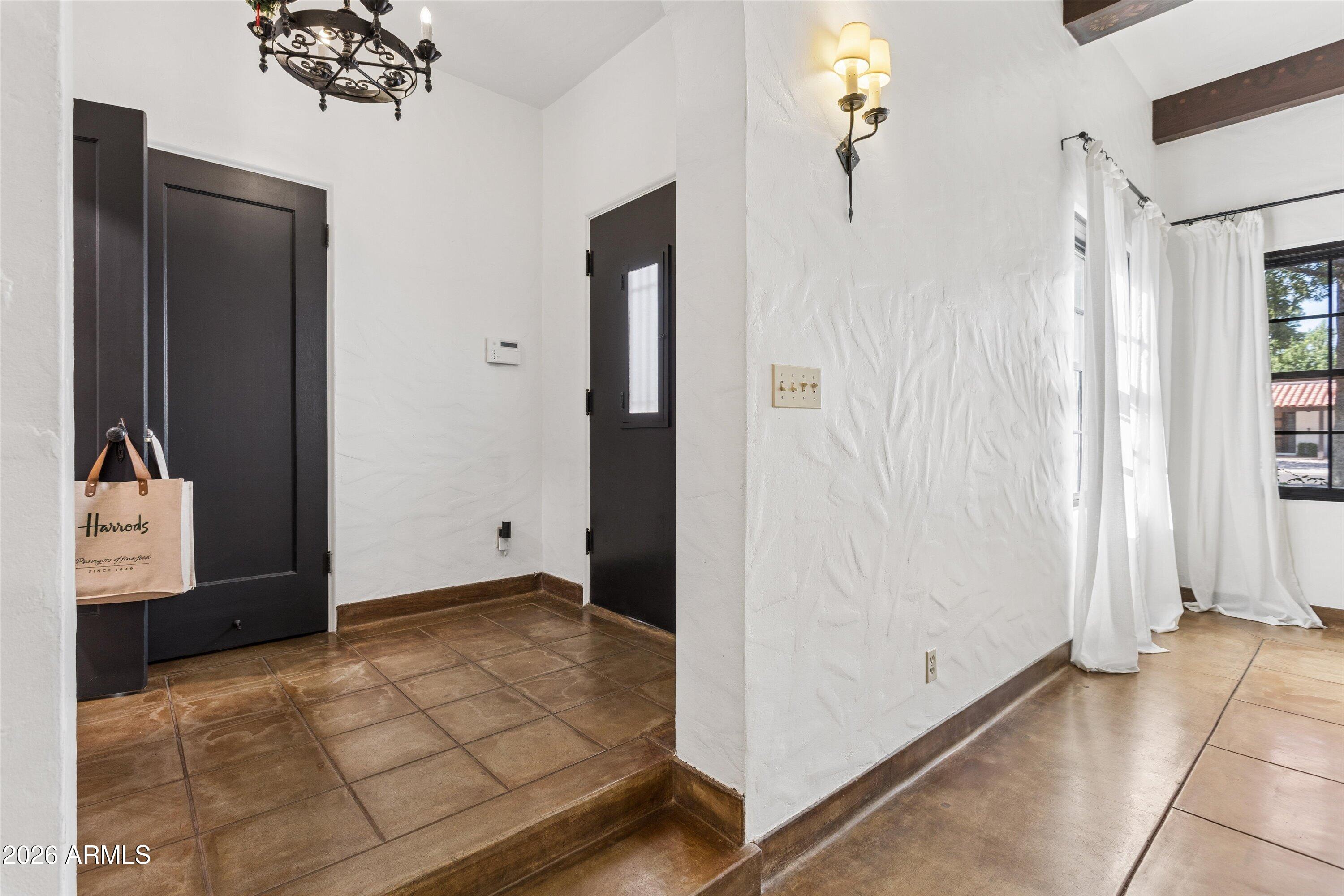 511 E Orange Drive
