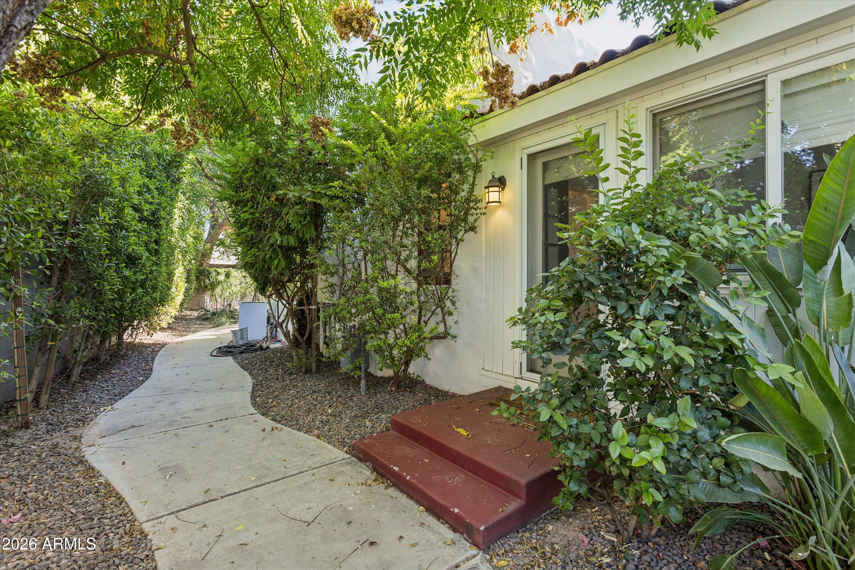 511 E Orange Drive