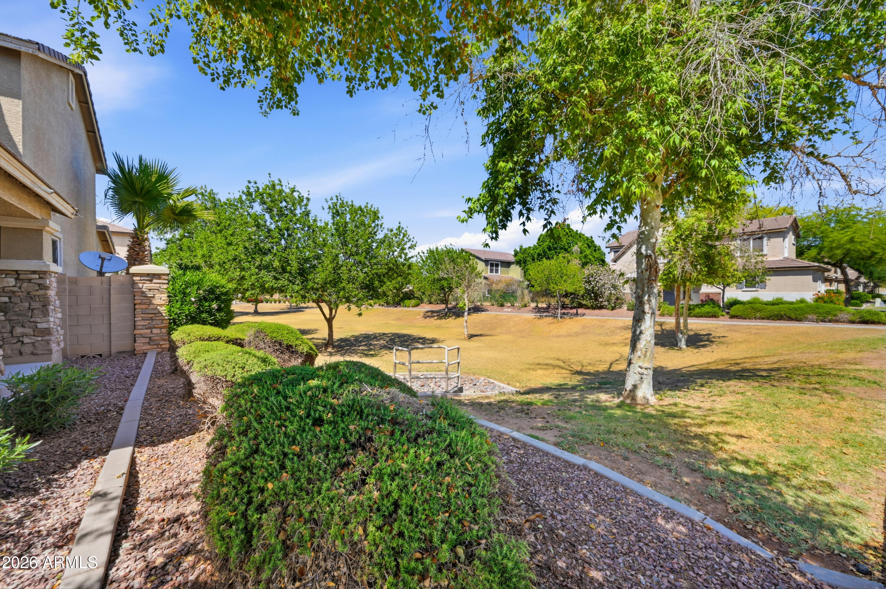 2250 E WAYLAND Drive