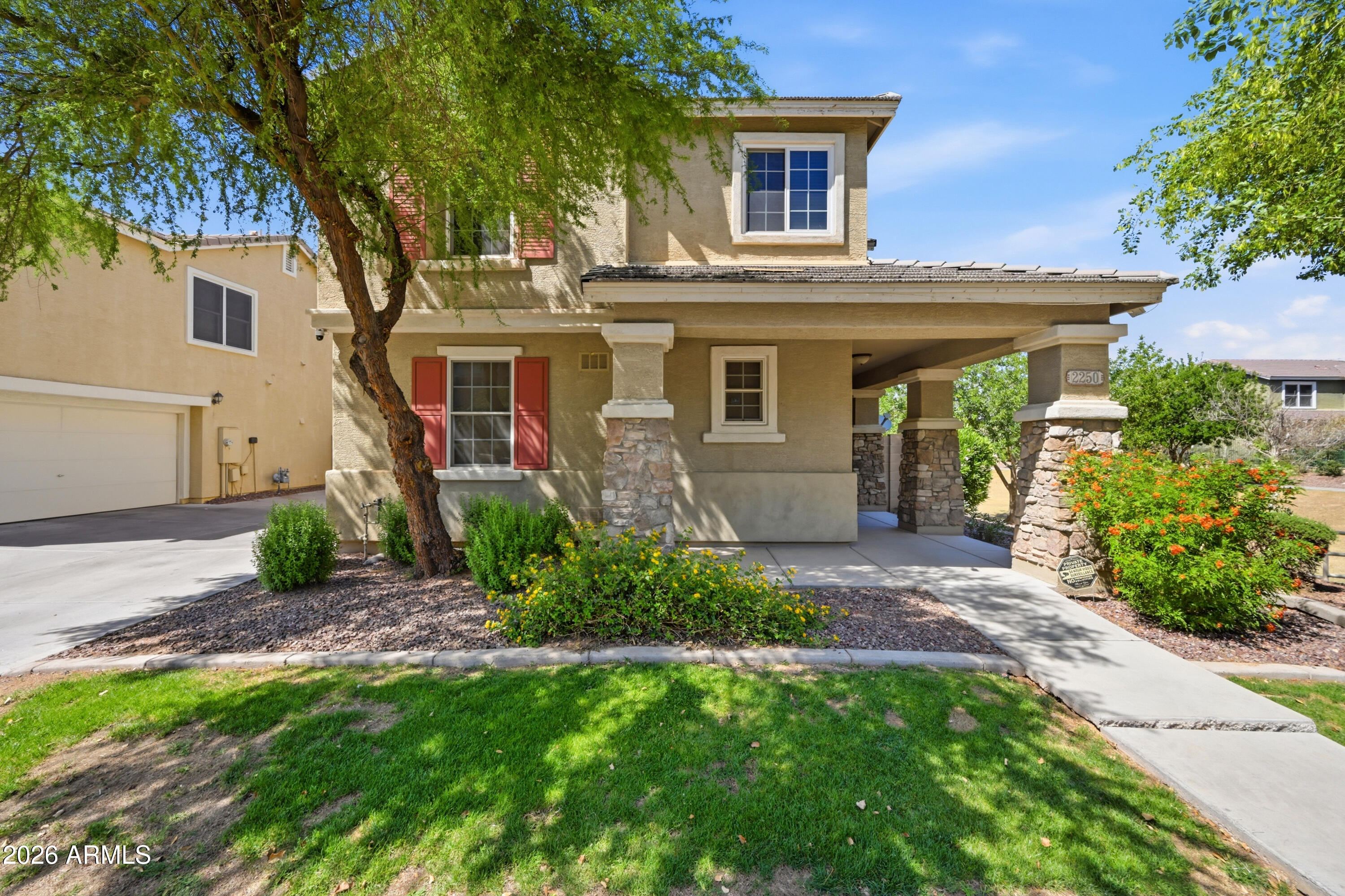 2250 E WAYLAND Drive