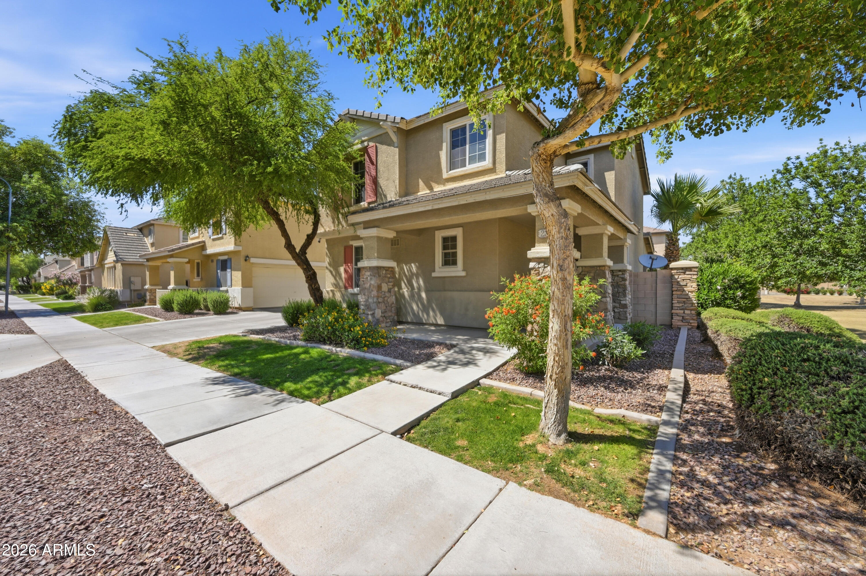 2250 E WAYLAND Drive