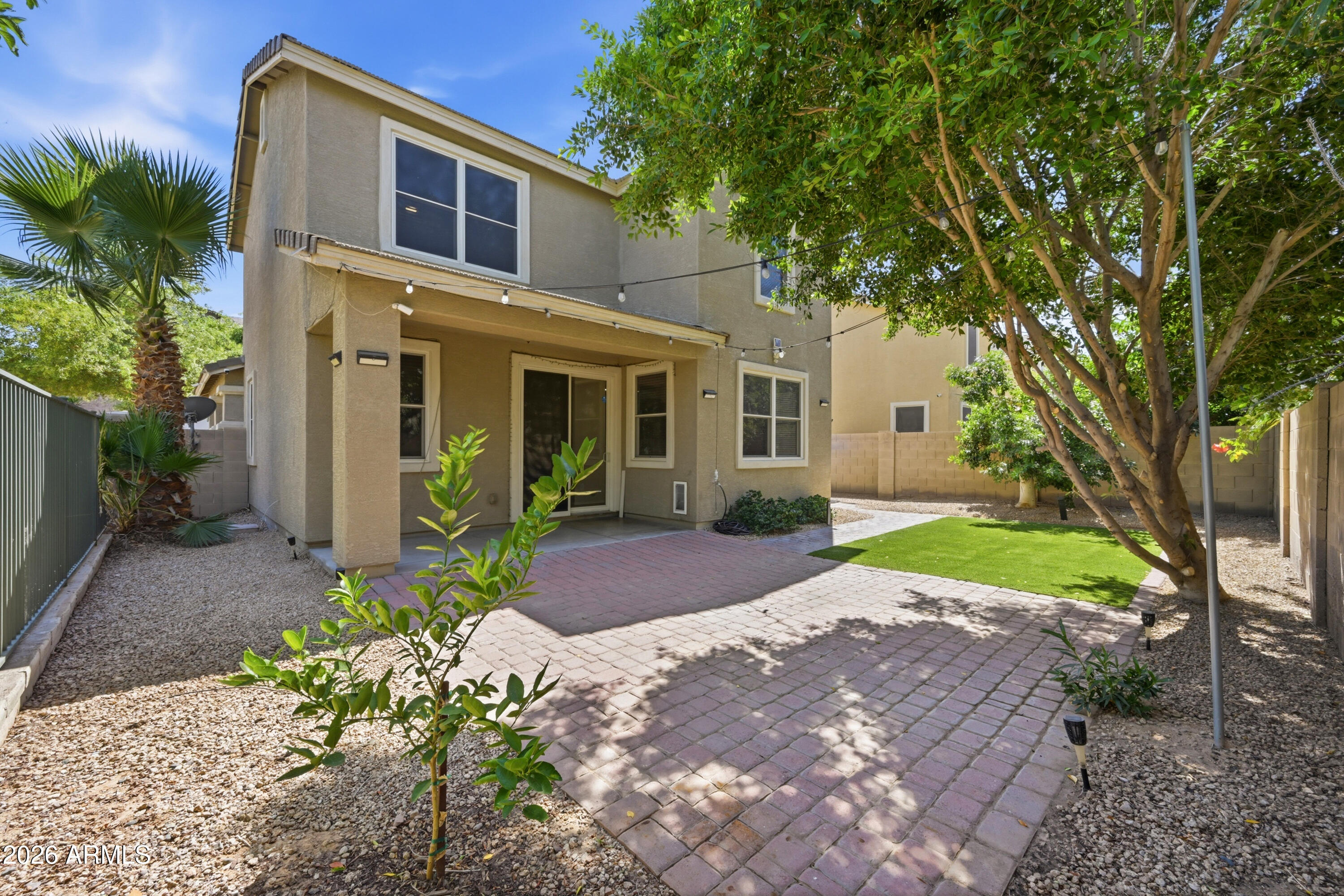 2250 E WAYLAND Drive