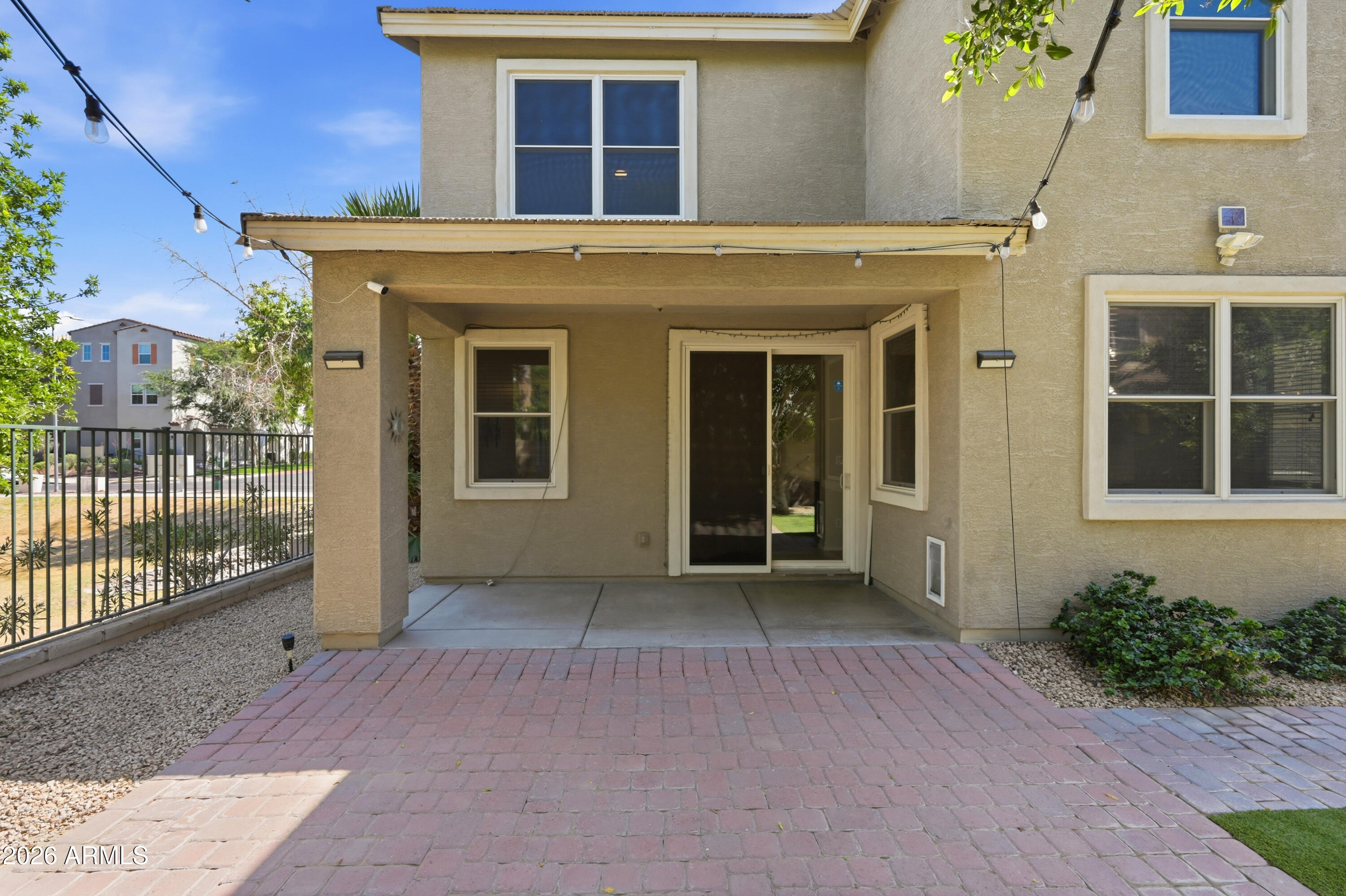 2250 E WAYLAND Drive