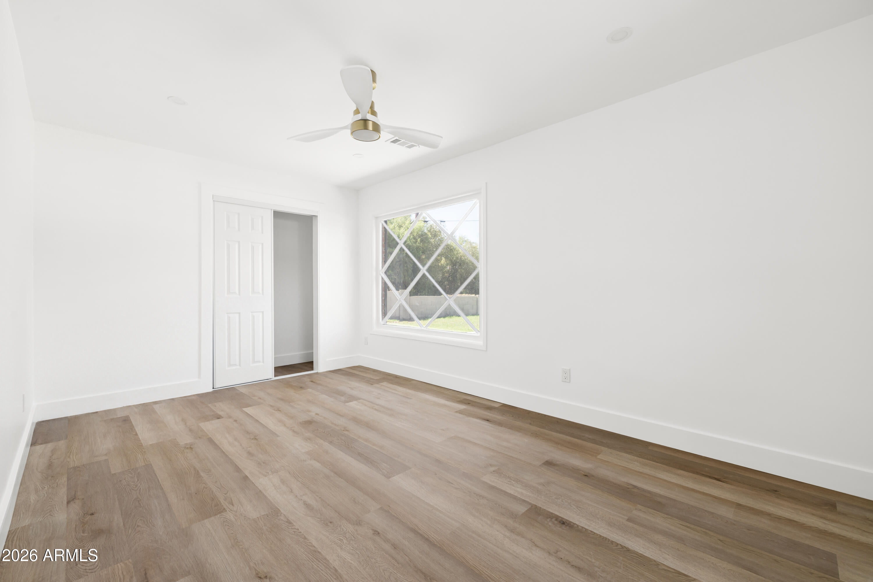 2528 N 48TH Place N