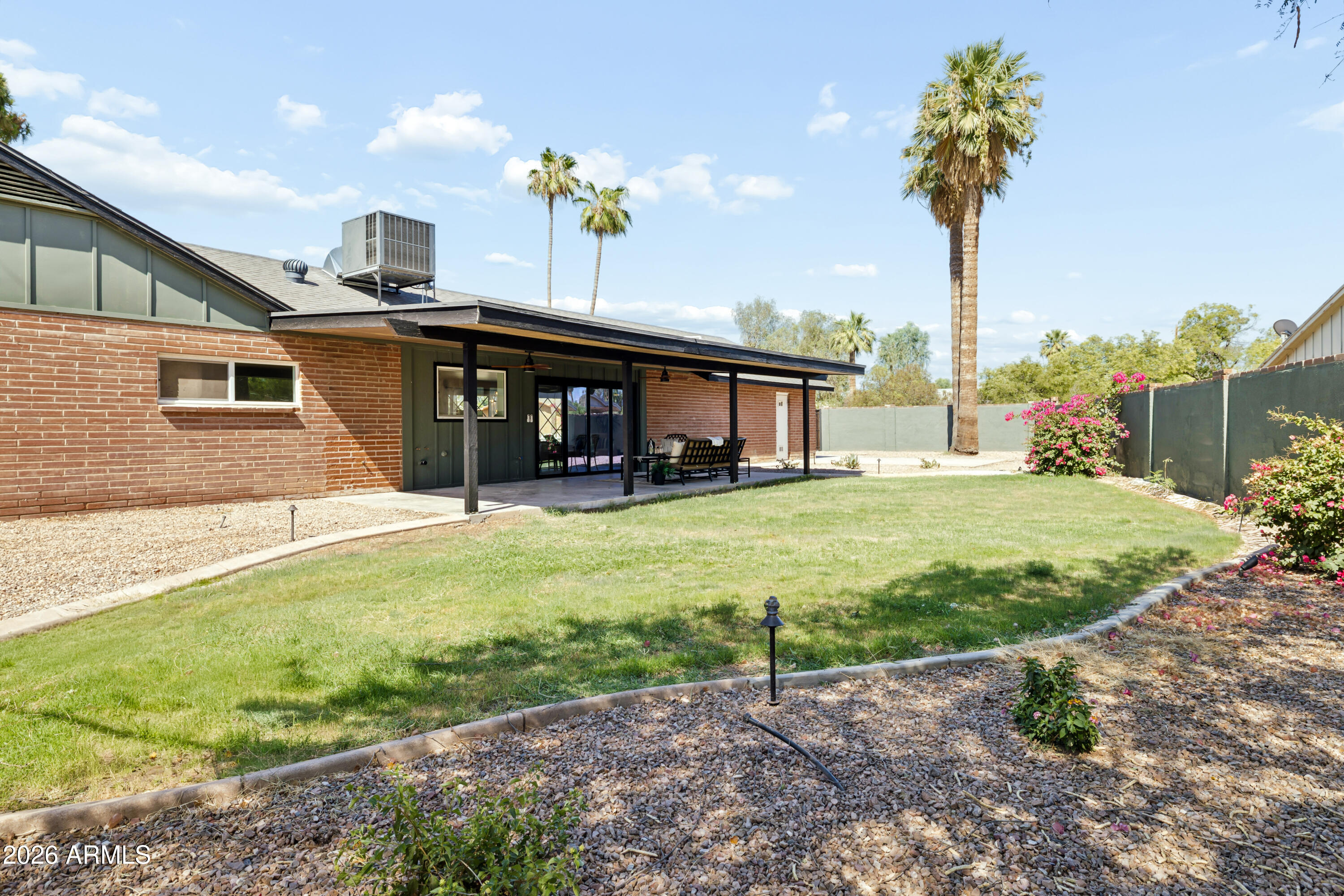 2528 N 48TH Place N