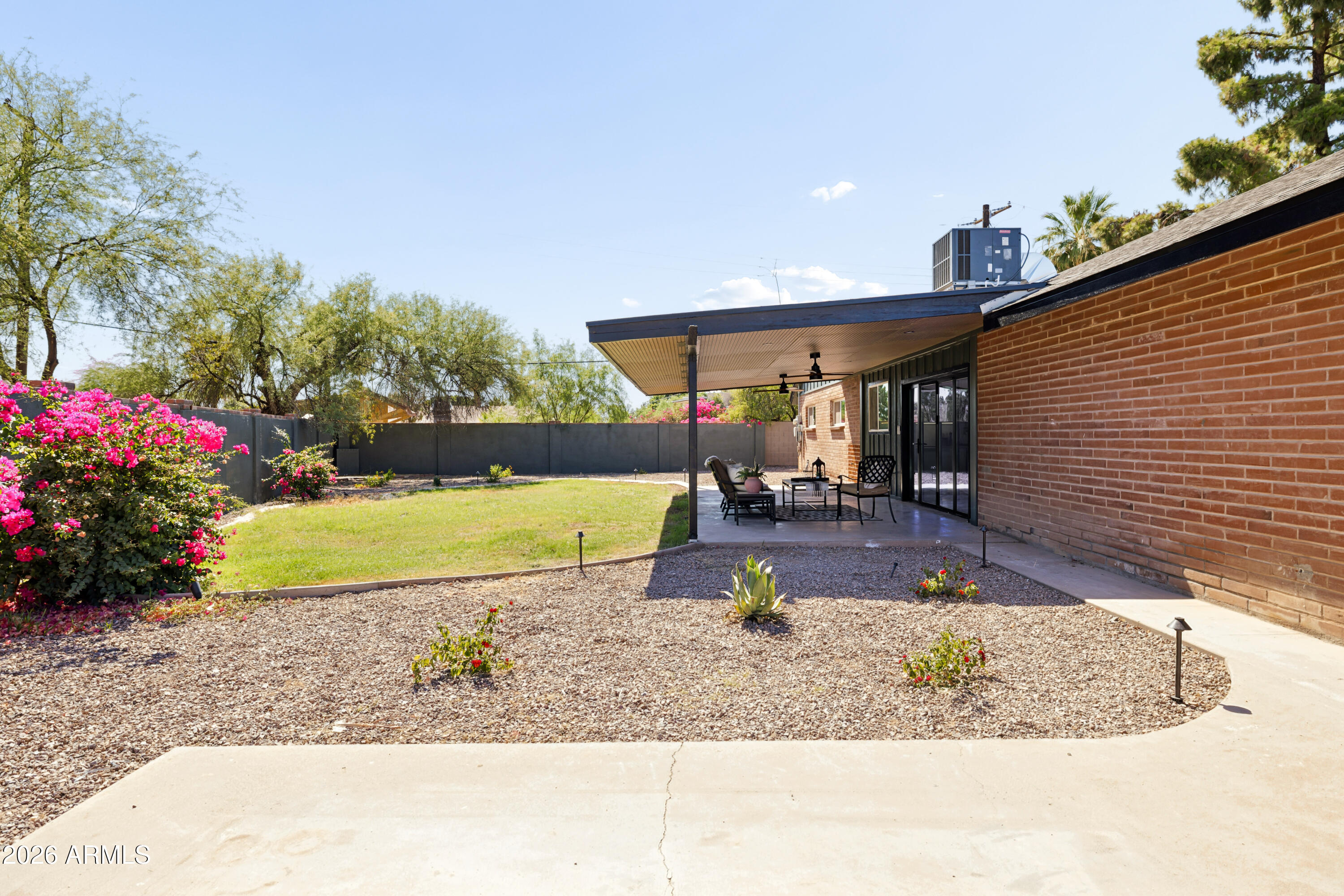 2528 N 48TH Place N