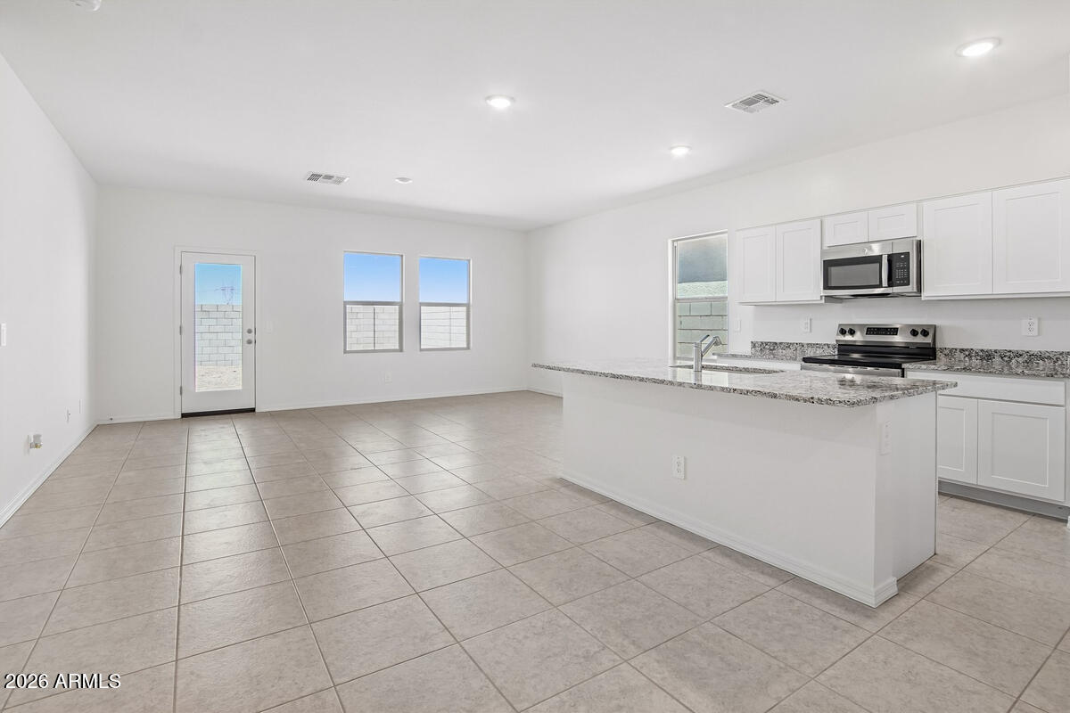 2429 E STEER Drive