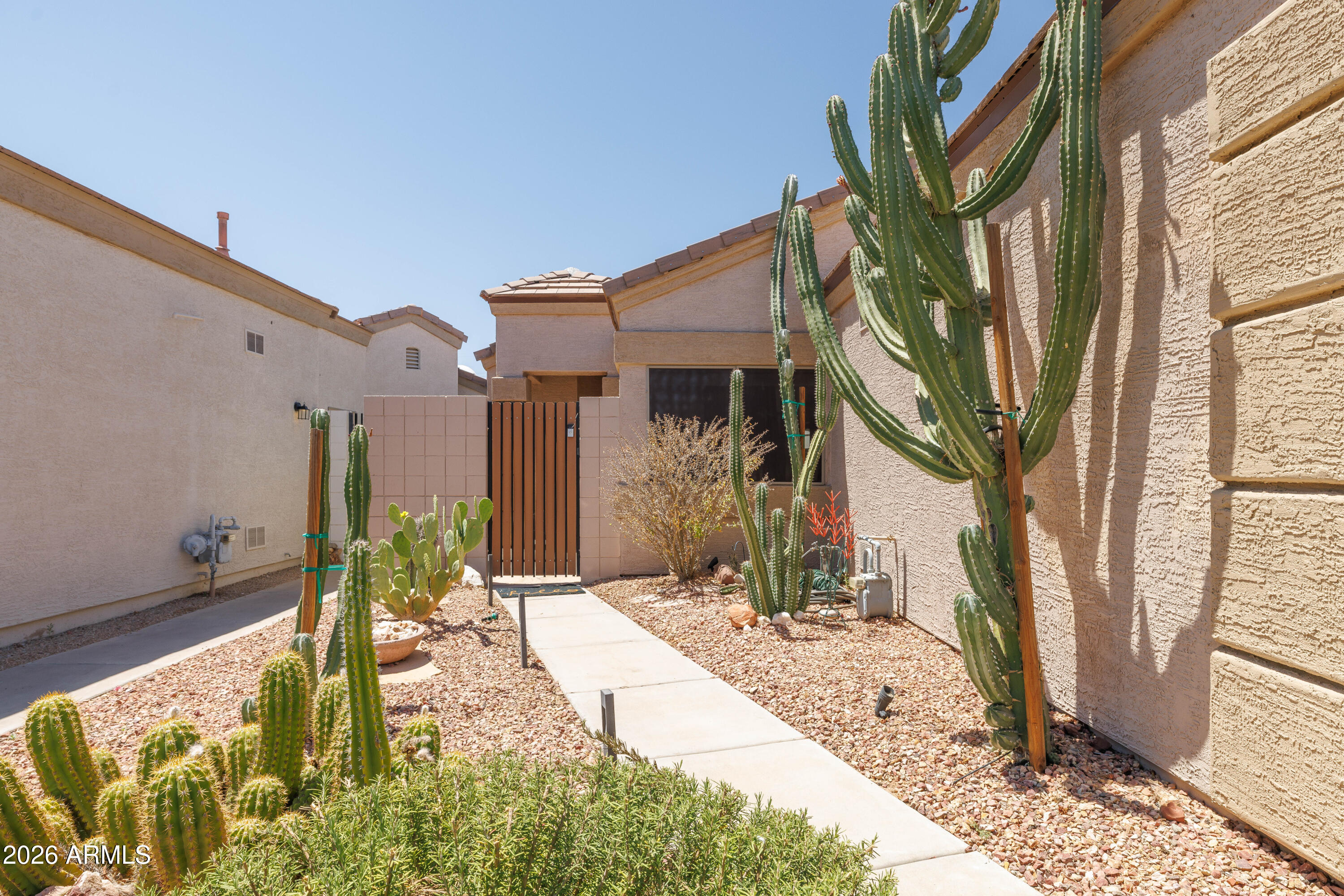 3247 E FREMONT Road