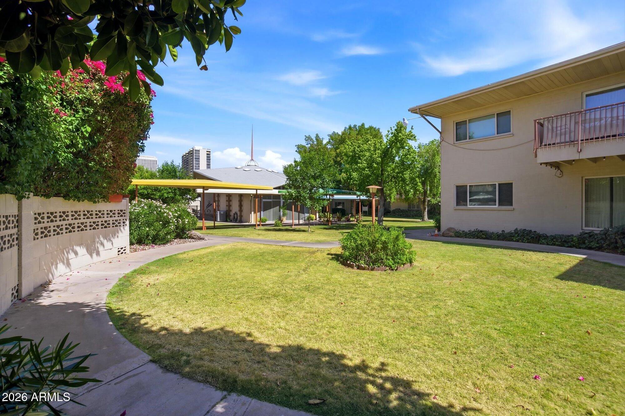 500 W CLARENDON Avenue D6