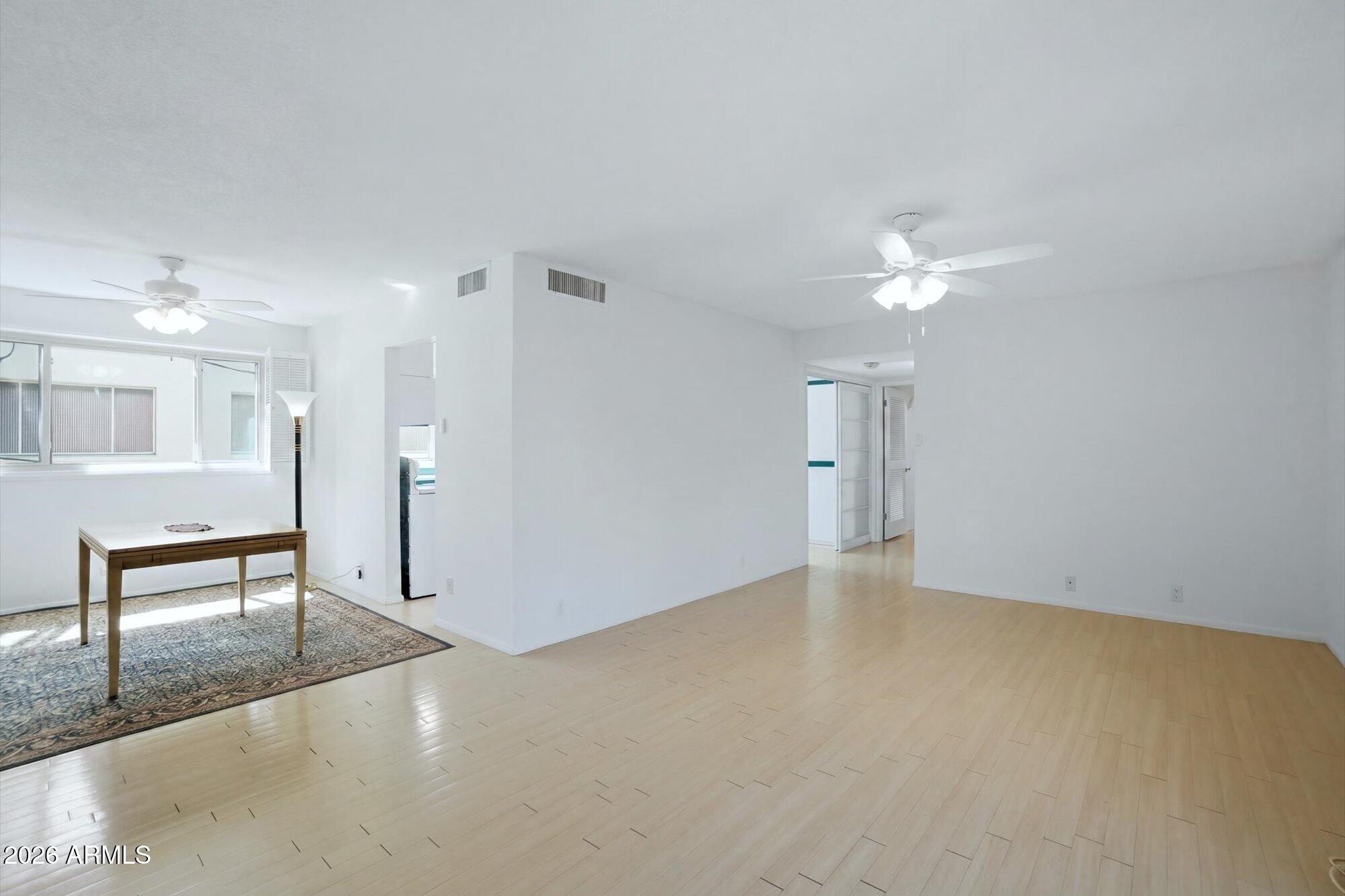 500 W CLARENDON Avenue D6