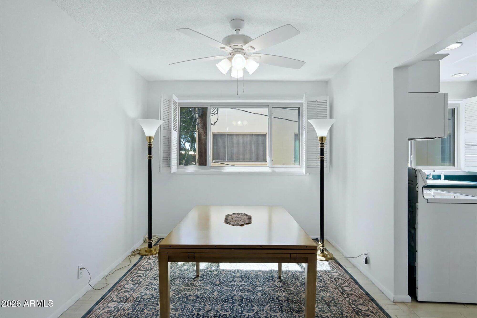 500 W CLARENDON Avenue D6