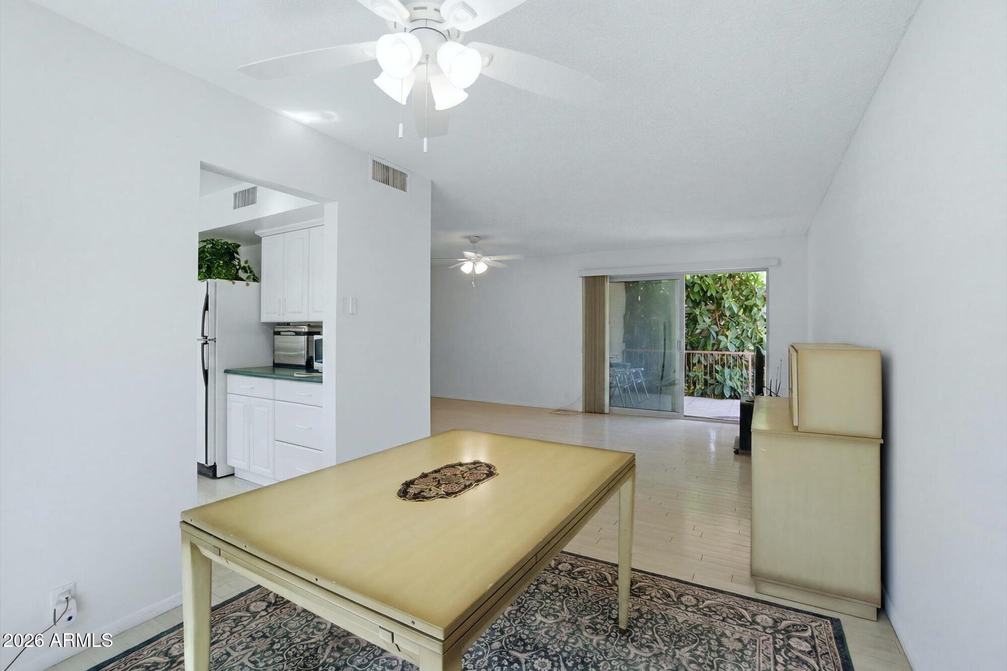 500 W CLARENDON Avenue D6
