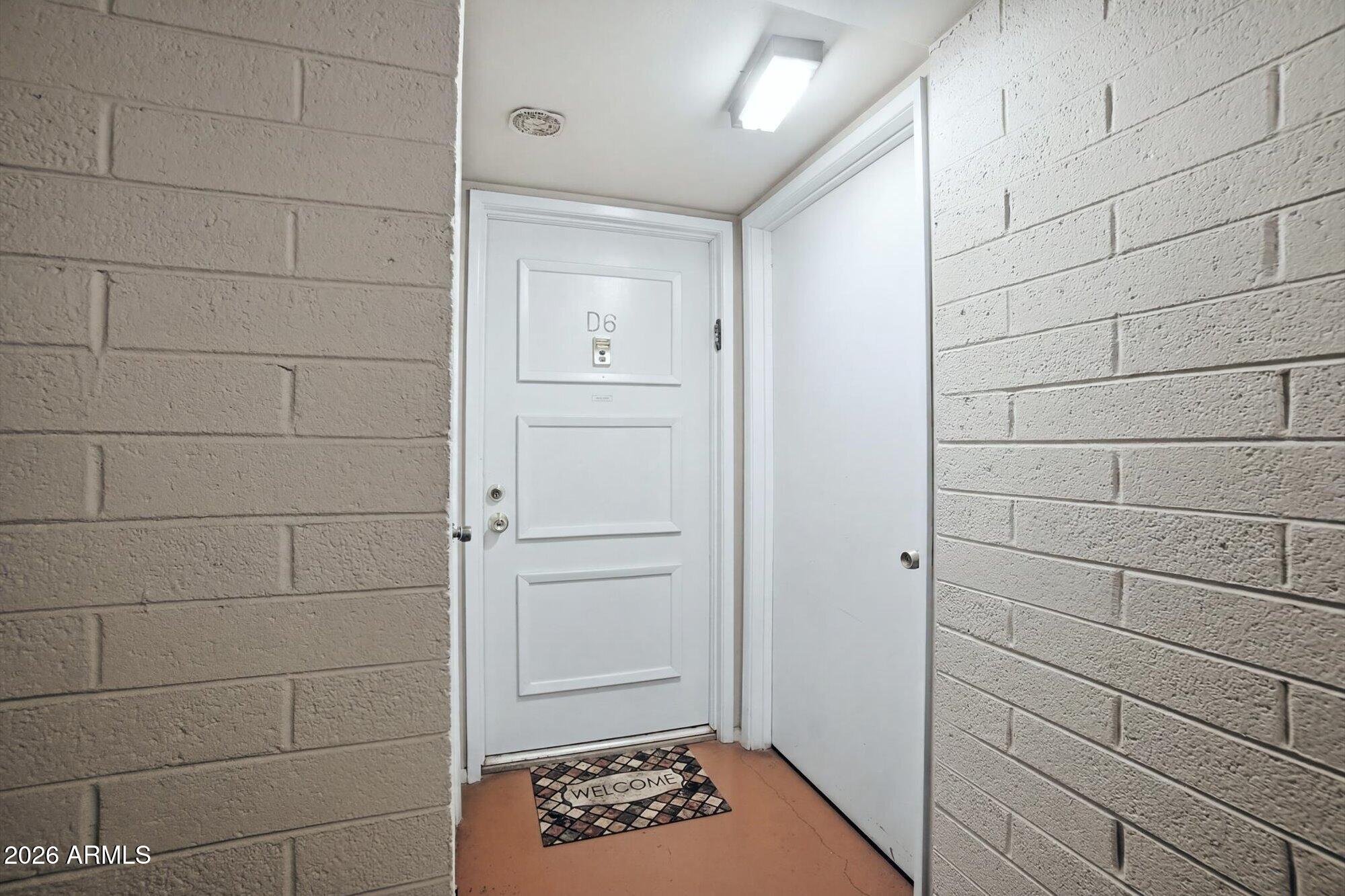 500 W CLARENDON Avenue D6
