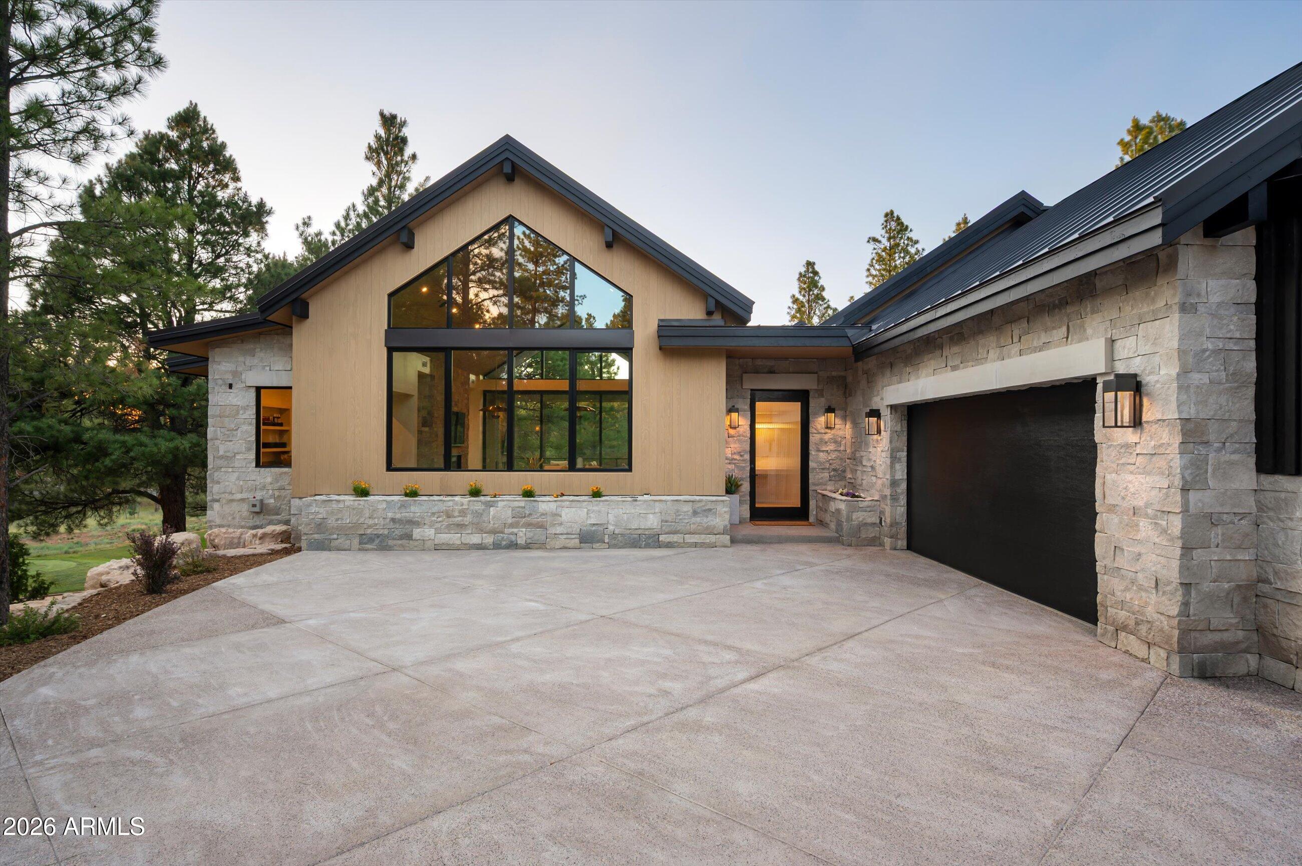 2911 S SOLITAIRES CANYON Drive