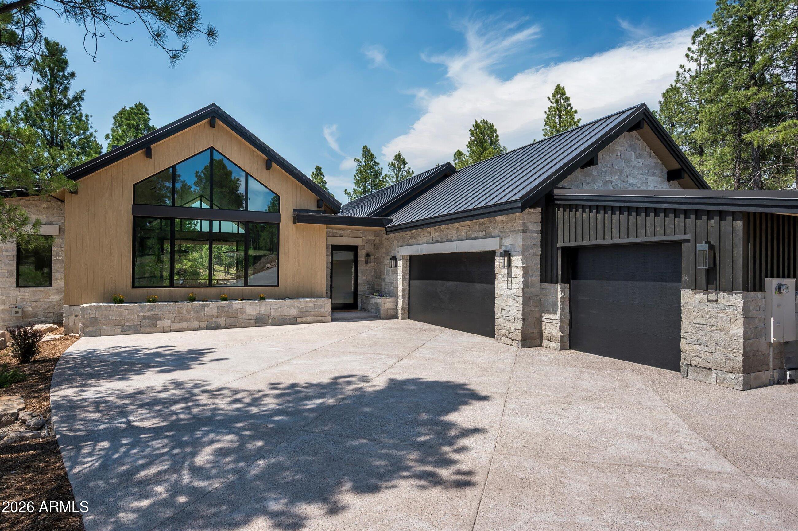 2911 S SOLITAIRES CANYON Drive