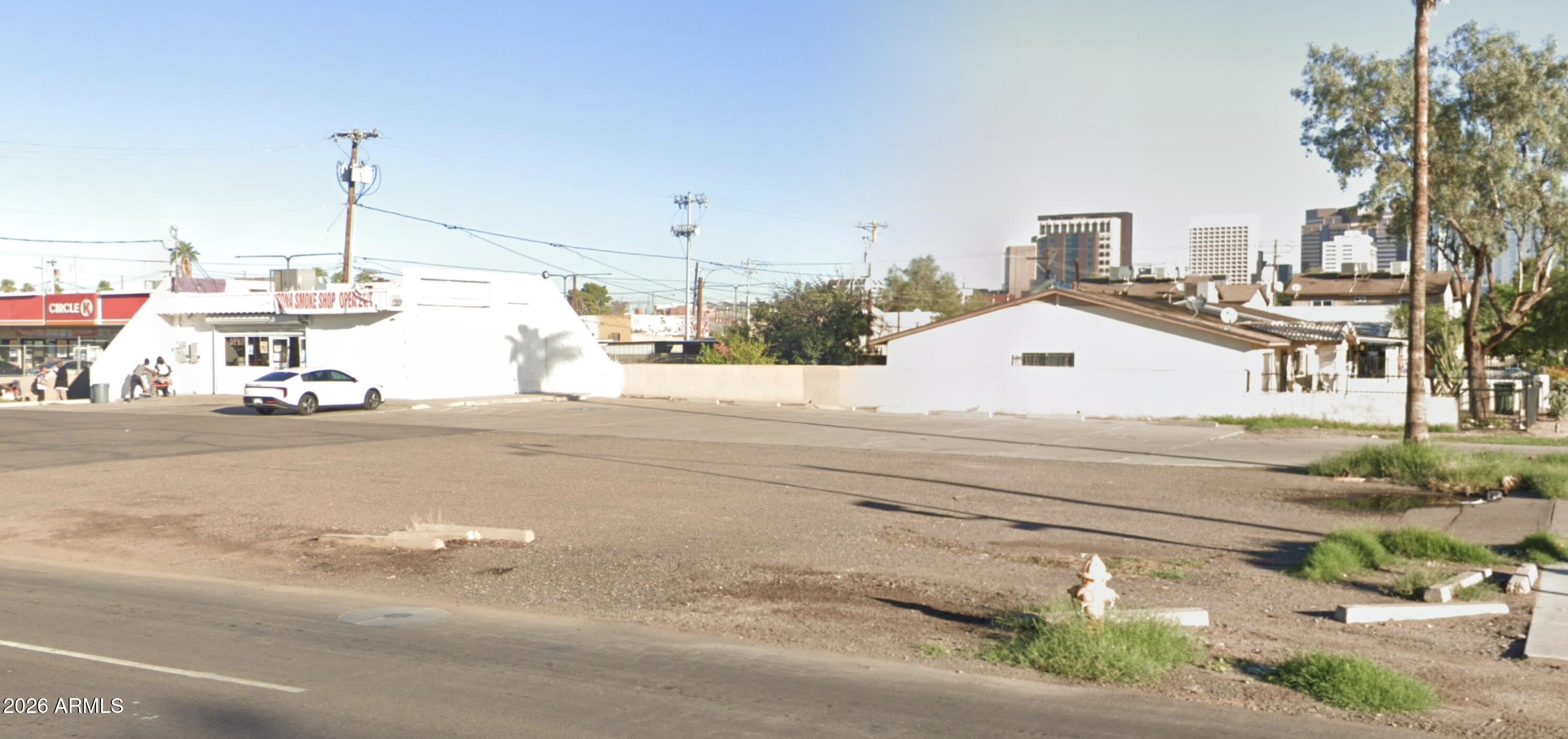 101 E BUCKEYE Road S 14