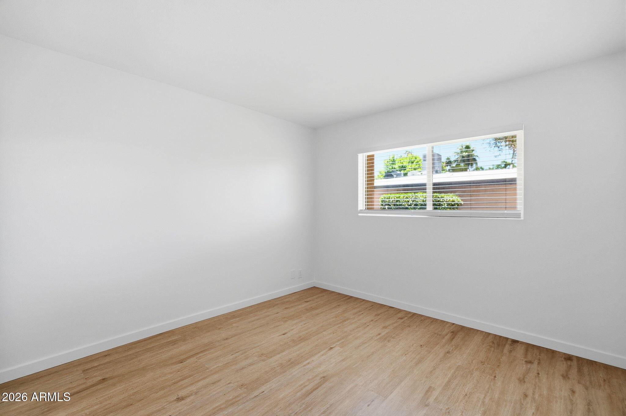 1320 E BETHANY HOME Road 52