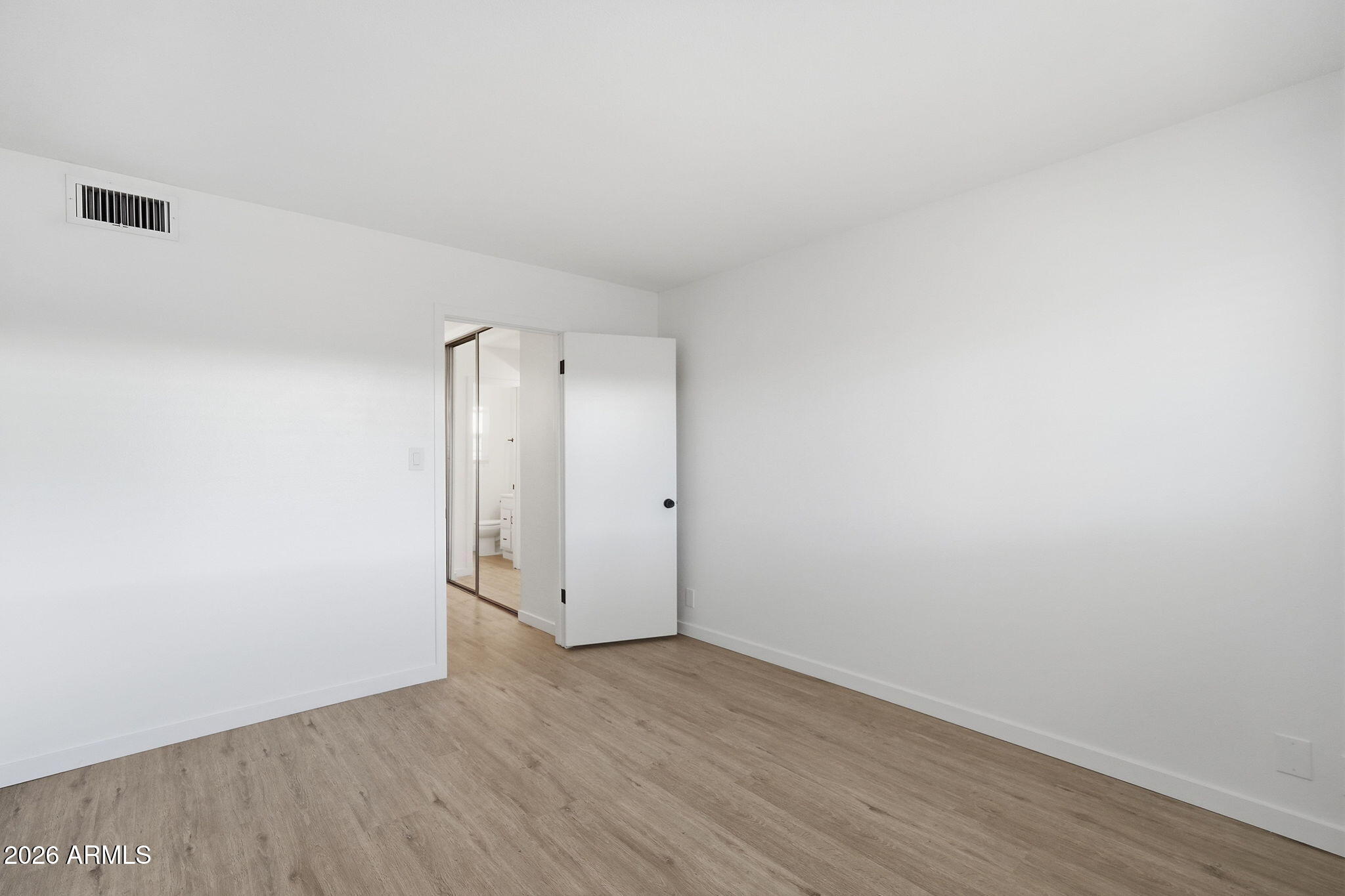 1320 E BETHANY HOME Road 52