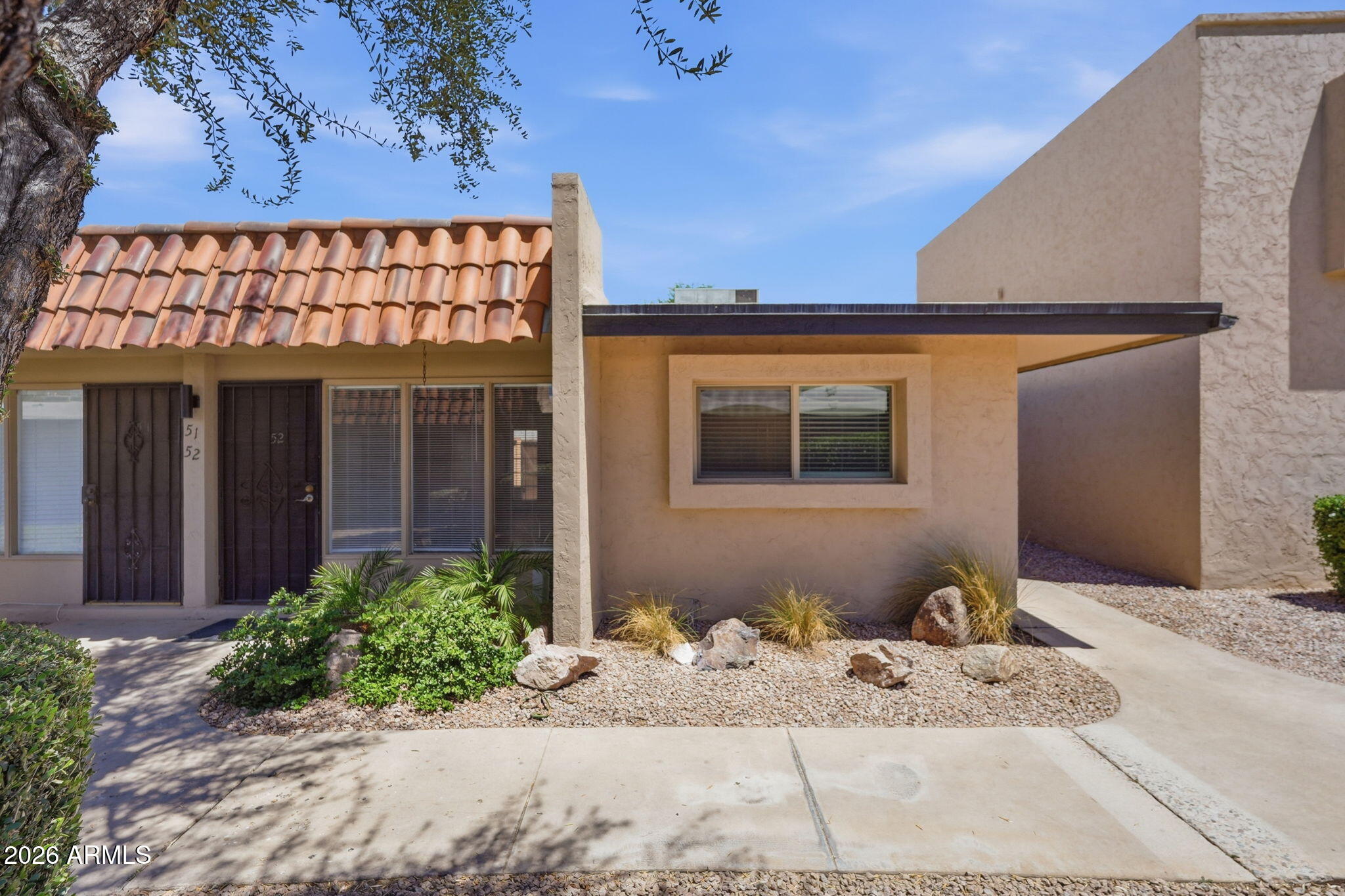 1320 E BETHANY HOME Road 52