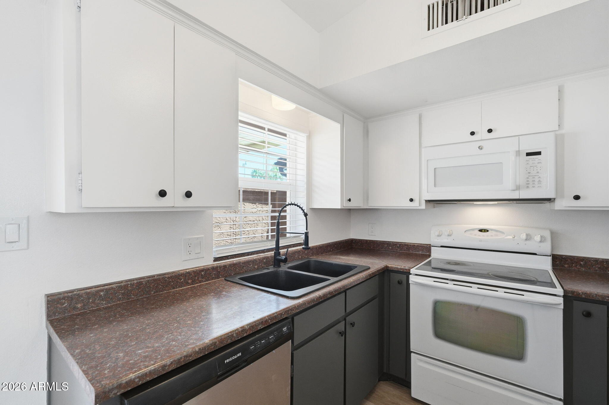 1320 E BETHANY HOME Road 52