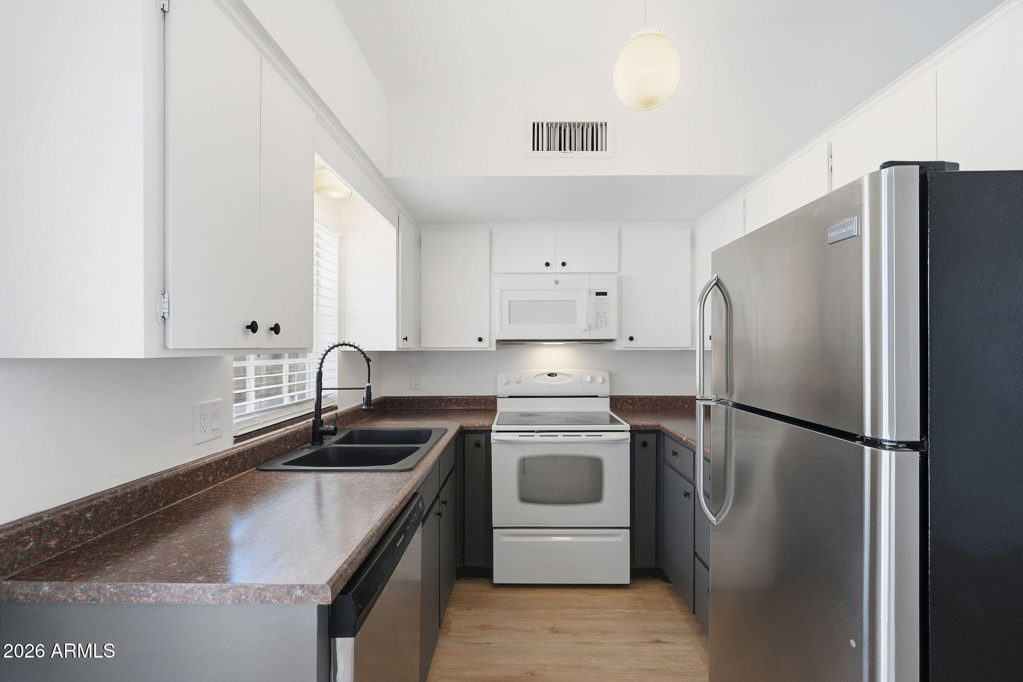 1320 E BETHANY HOME Road 52