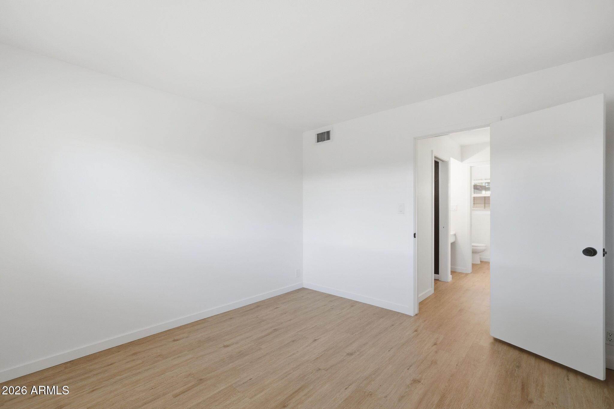 1320 E BETHANY HOME Road 52