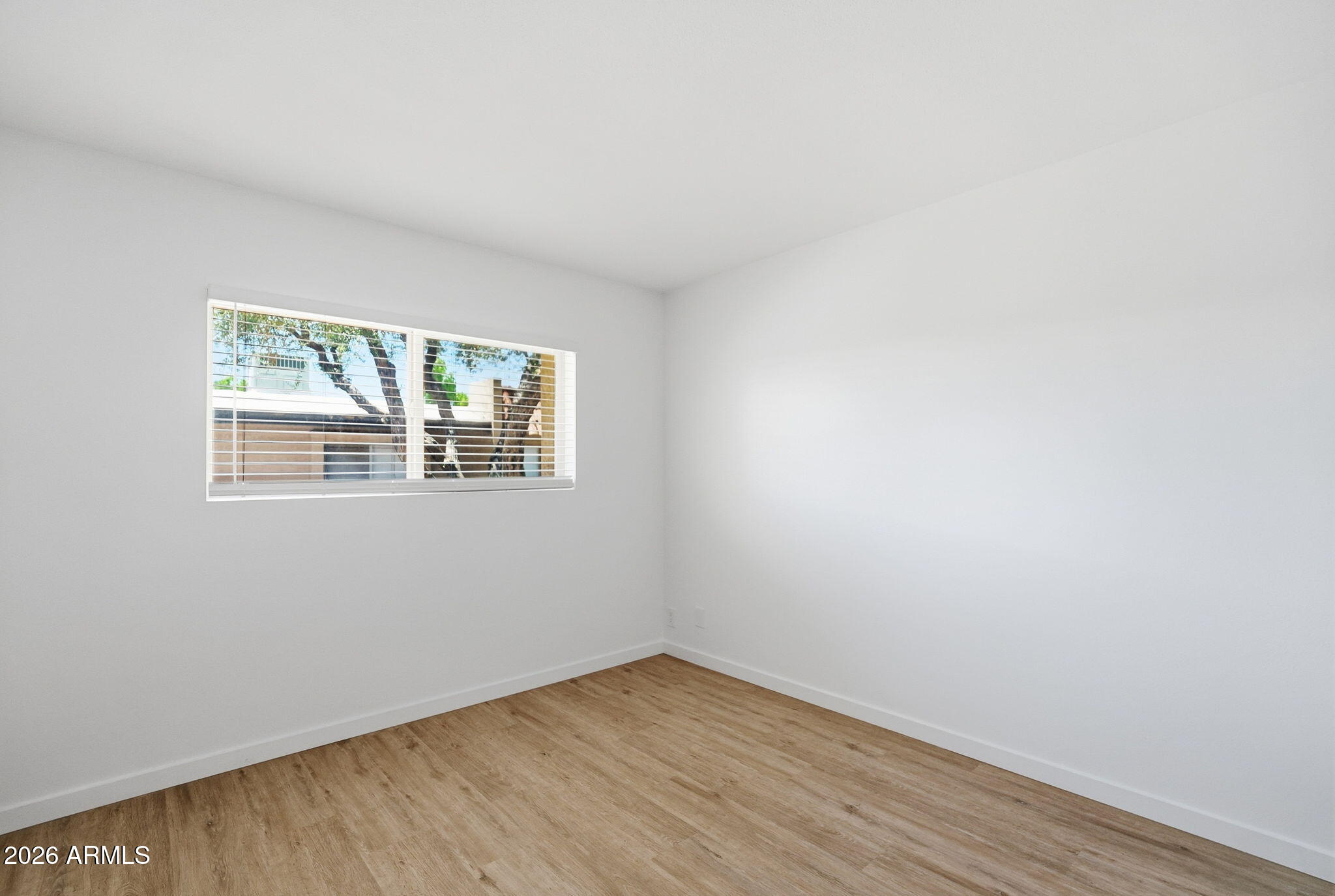 1320 E BETHANY HOME Road 52