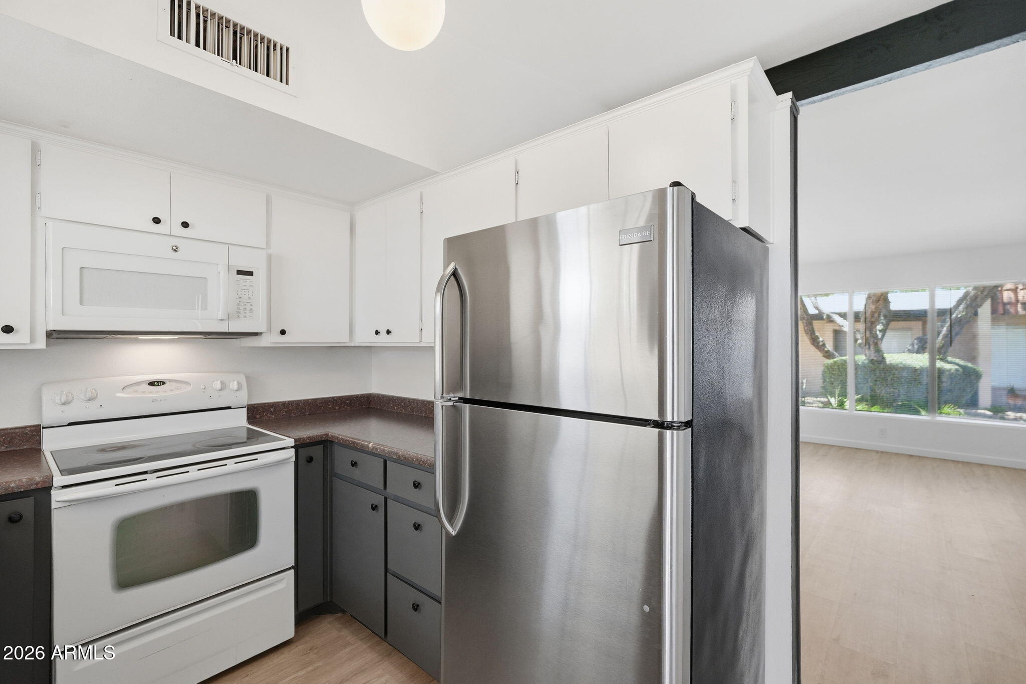 1320 E BETHANY HOME Road 52