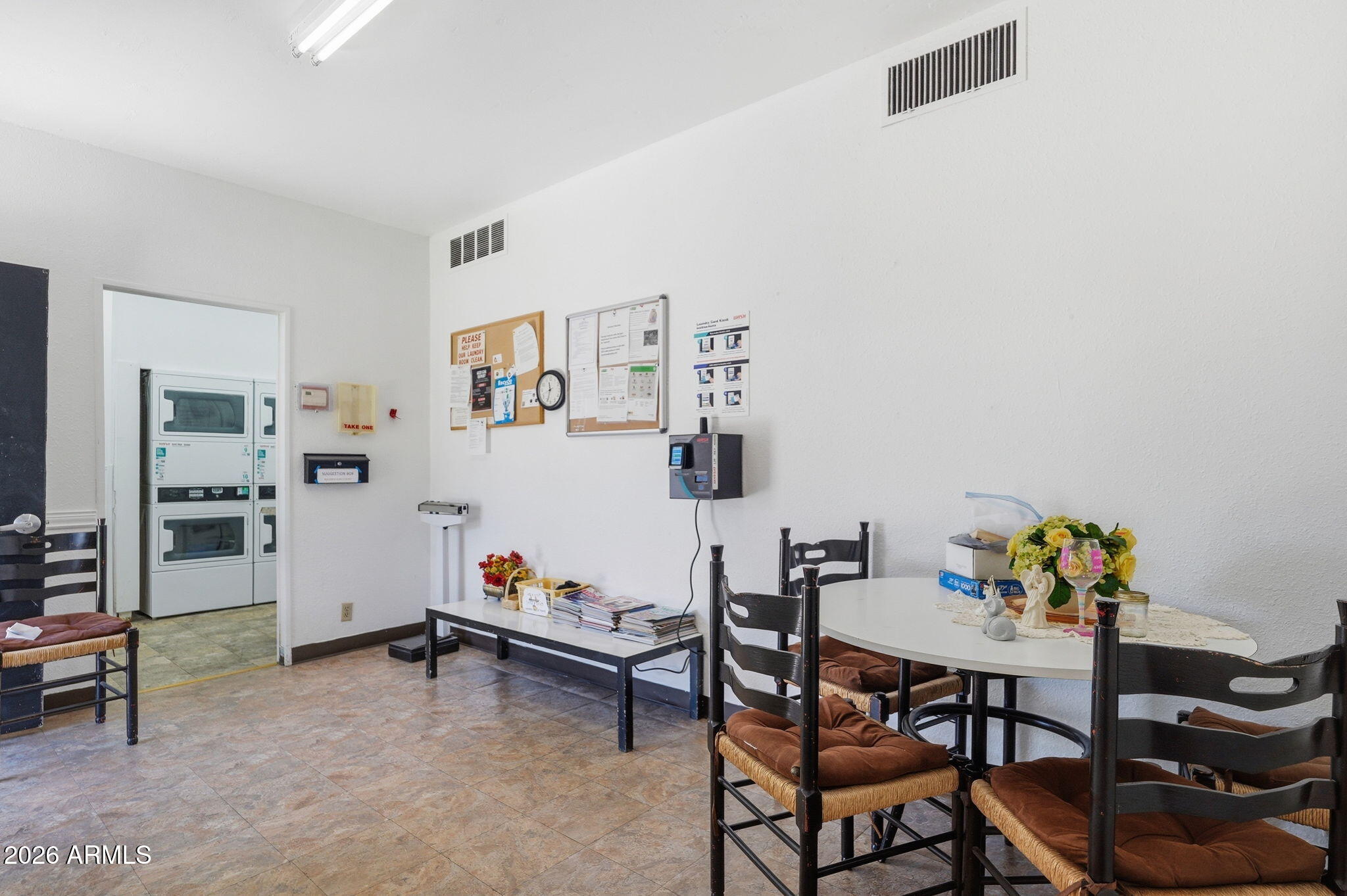 1320 E BETHANY HOME Road 52