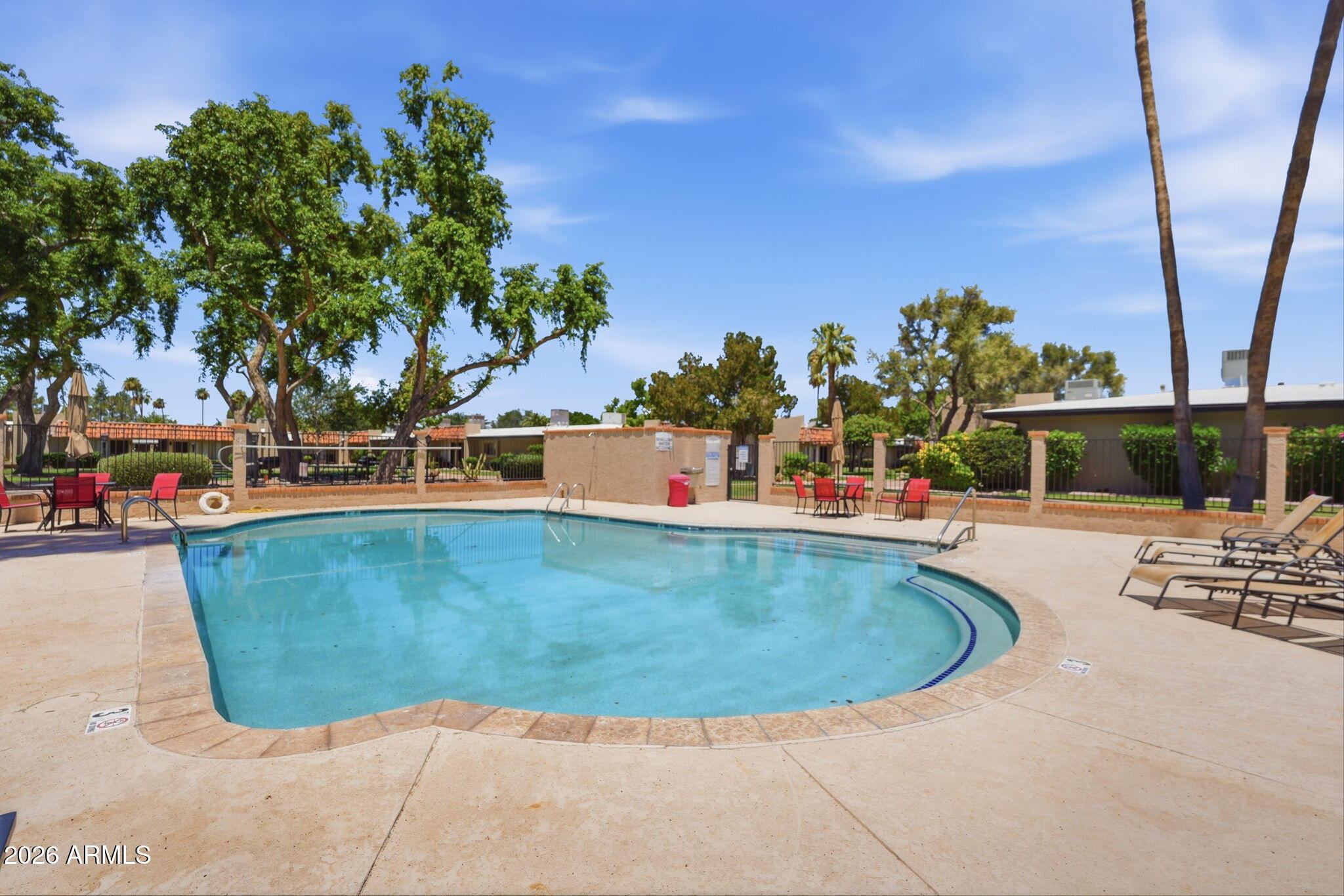 1320 E BETHANY HOME Road 52