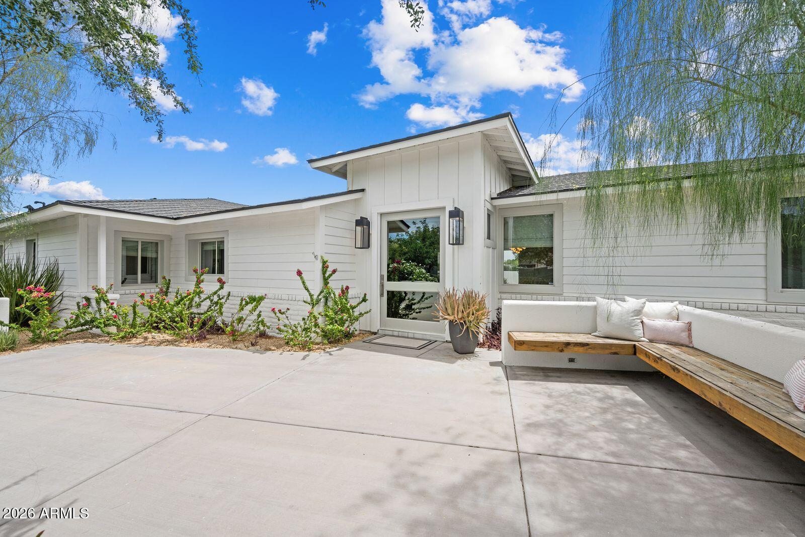 6919 E VISTA Drive