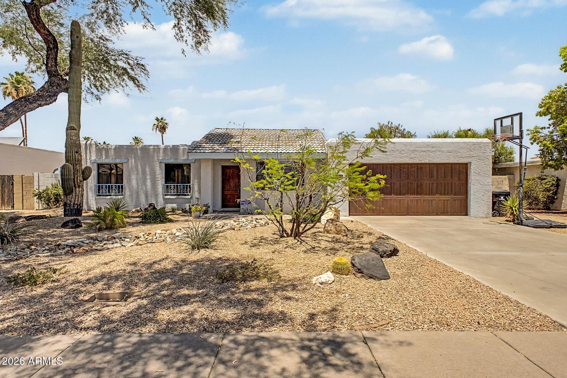 2818 E PARADISE Drive