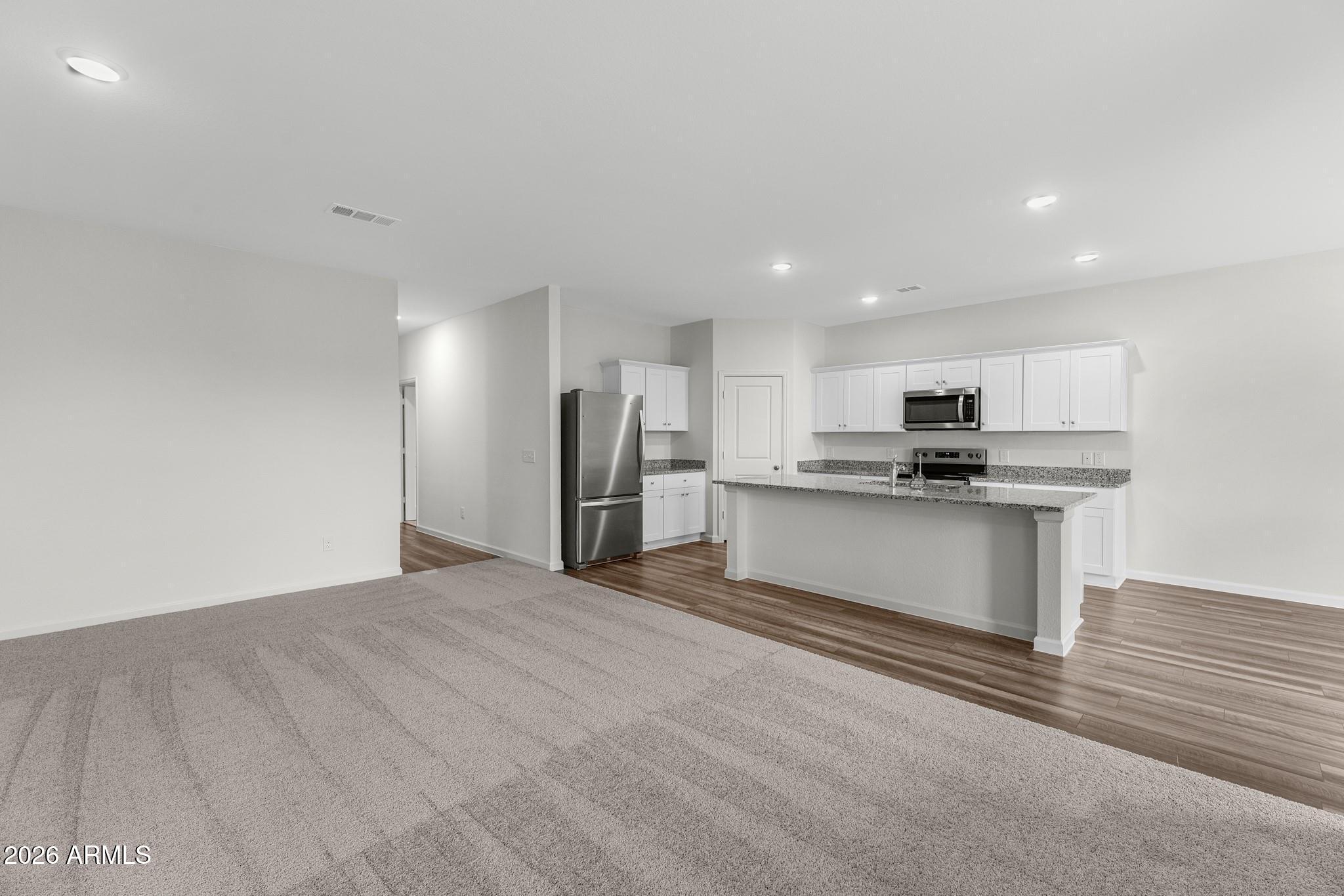10082 W DEVONSHIRE Avenue