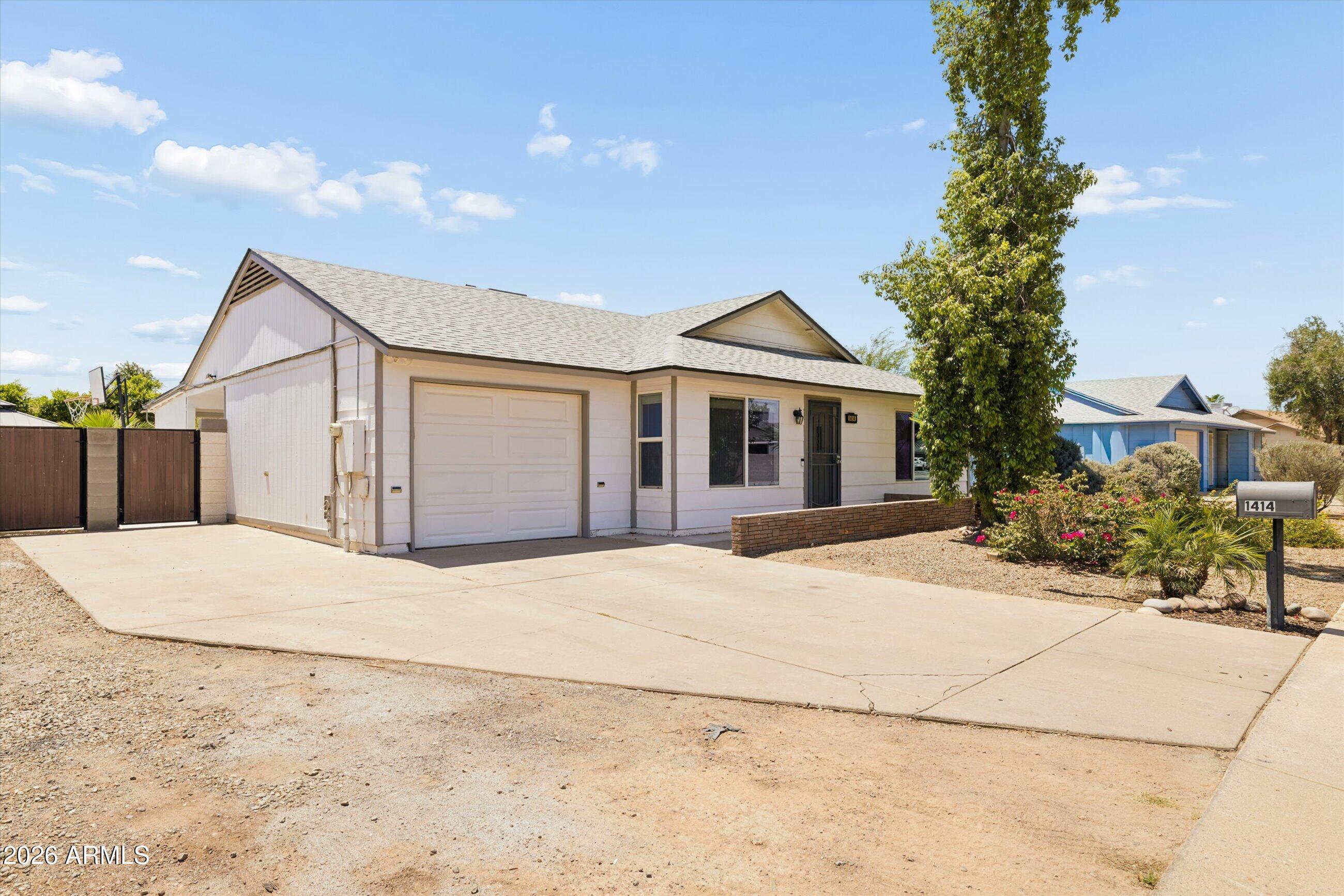 1414 N FRASER Drive